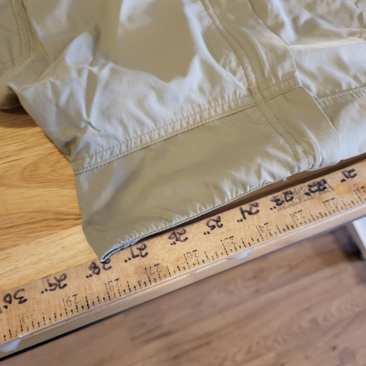 REI 14 Petite Khaki Nylon Convertible Pants Zip Pocket Belted 32" Waist