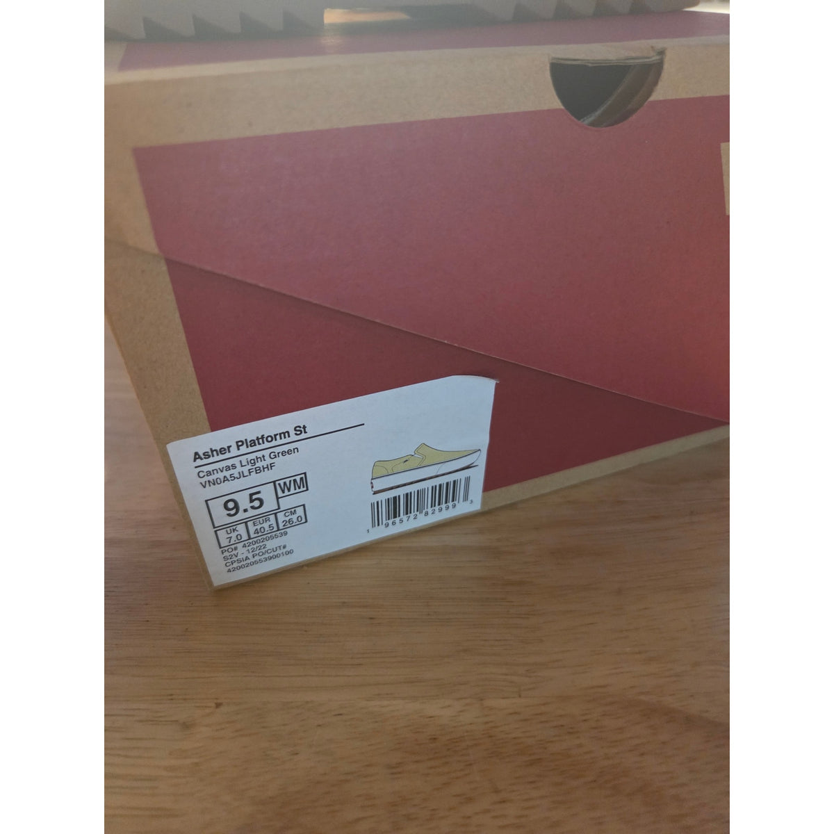 New inbox yellow platform slide on Canvas Vans butter yellow size 9 and 1/2