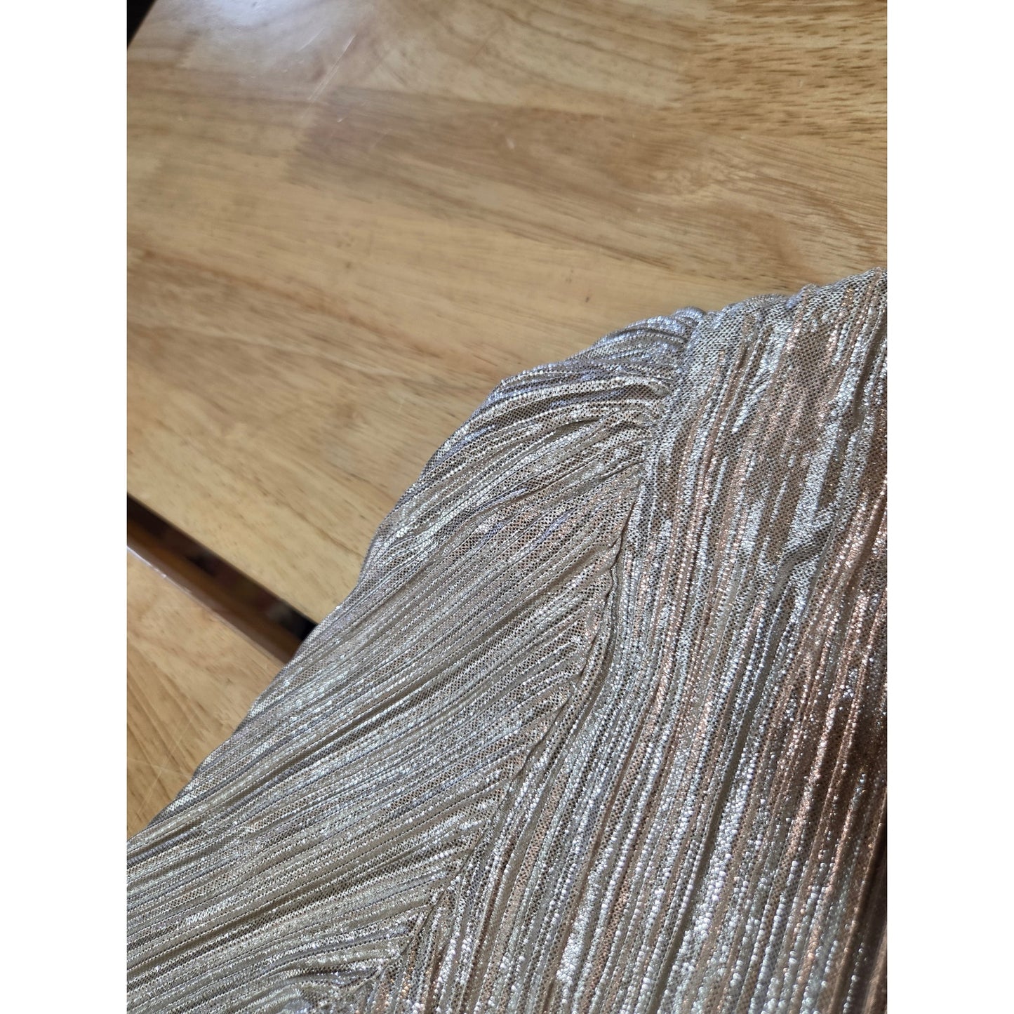 Chenault metallic long sleeve pleated blouse nylon rayon small