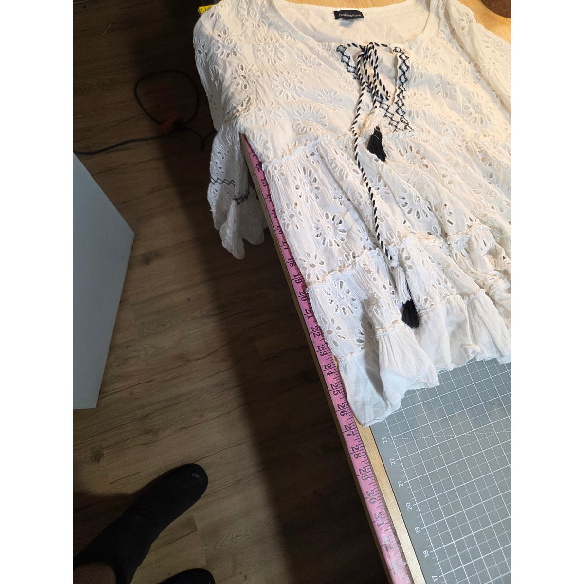 Fashion Fuse White Eyeletted Cotton Tiered Bell Sleeve Dress Blue Trim Large