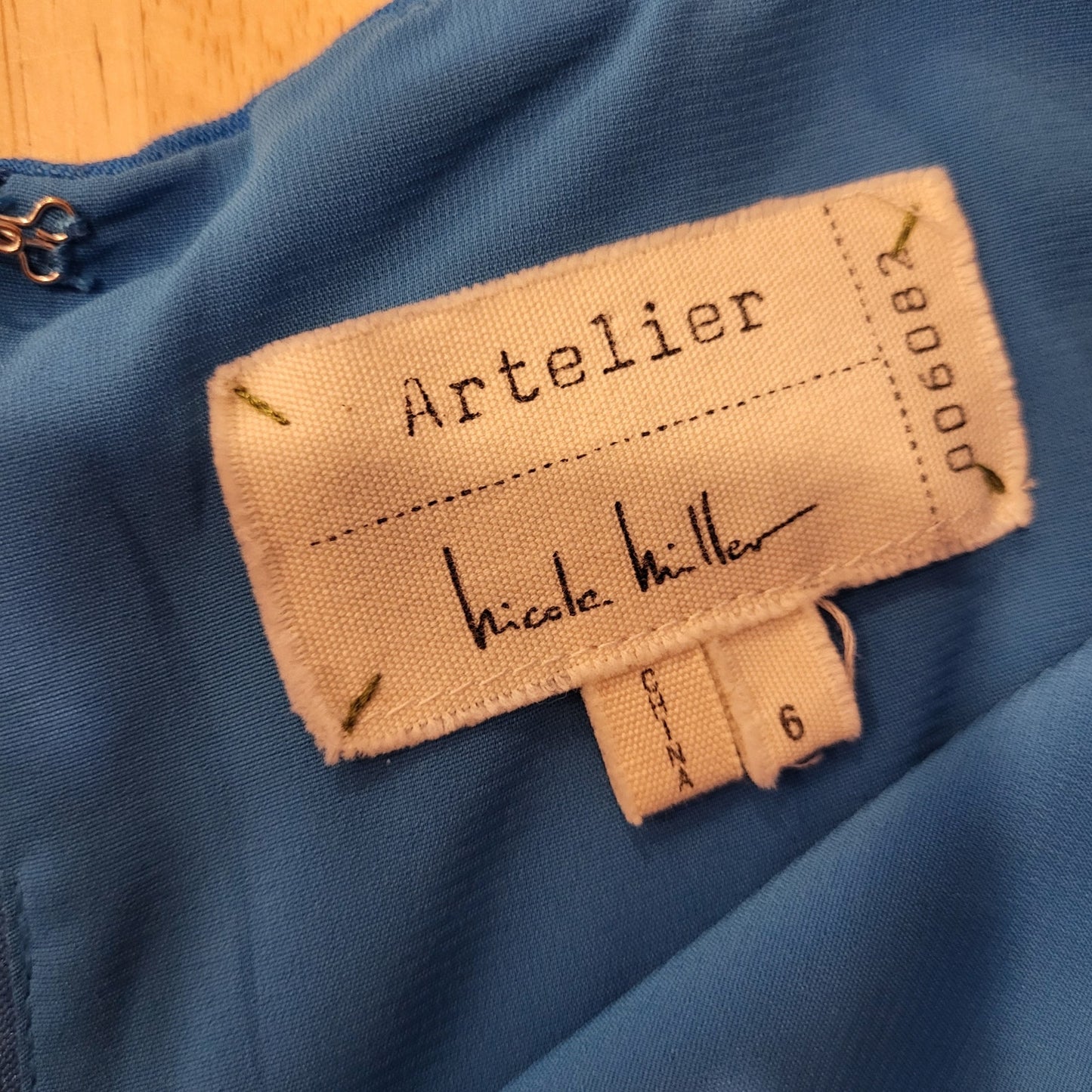 Nicole Miller Artelier Blue Backbone Gathered Sleeveless Stretch Pencil Dress 6