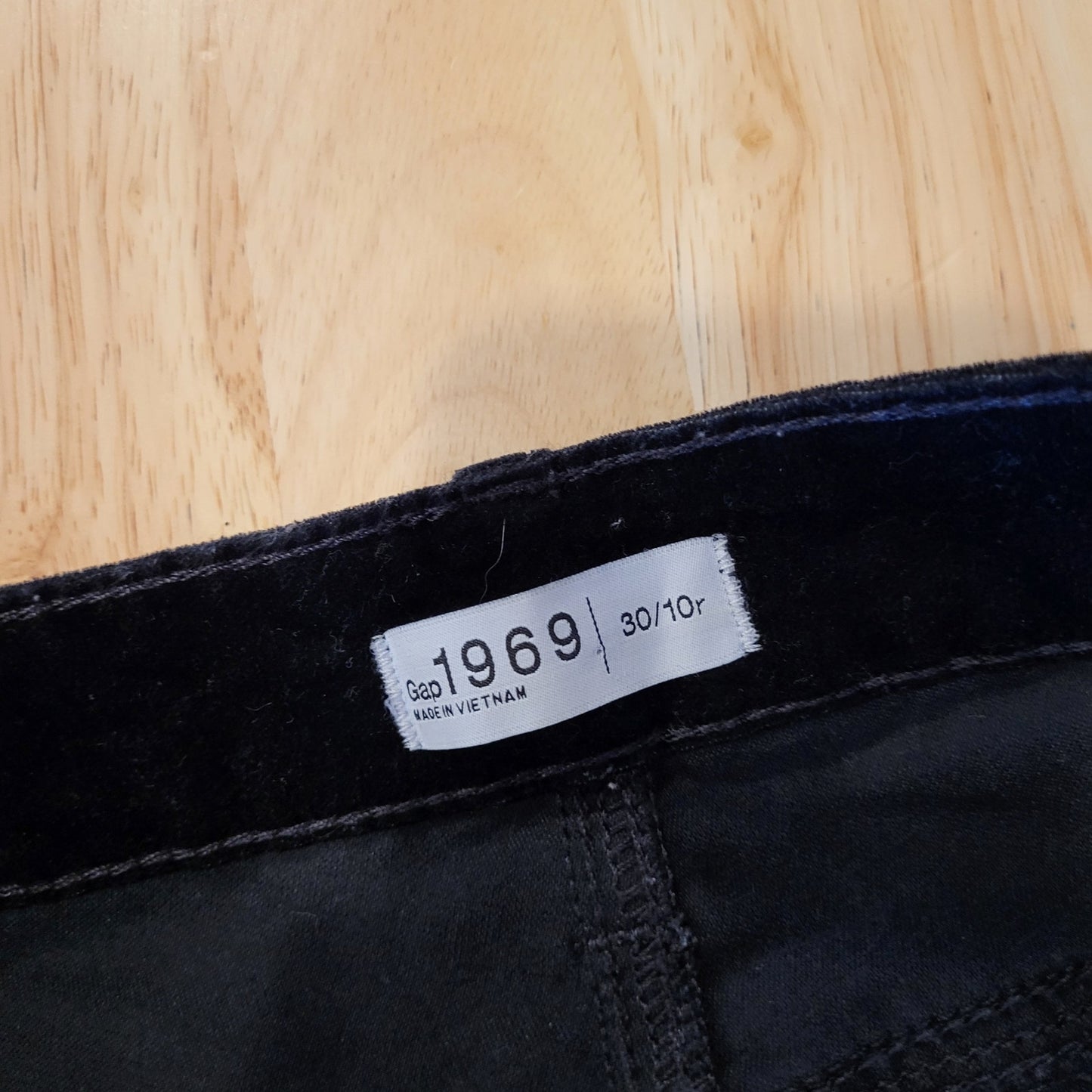 Gap 1969 30/10r Black Straight Leg Jeans Cotton Blend 9" Rise 31"Inseam