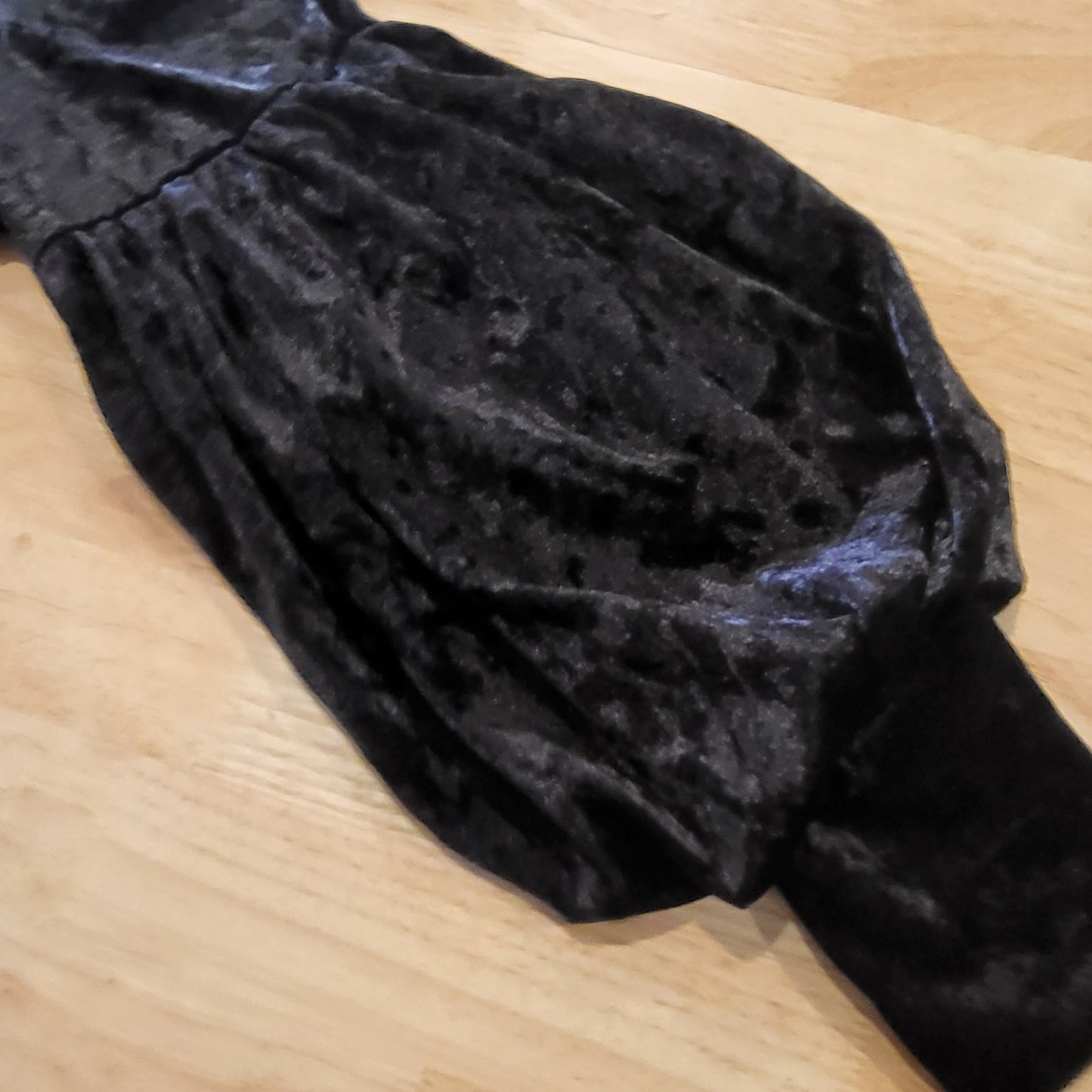 C Christian Los Angeles Black Velvet Mini Cold Shoulder Puff Sleeve 17" P2P