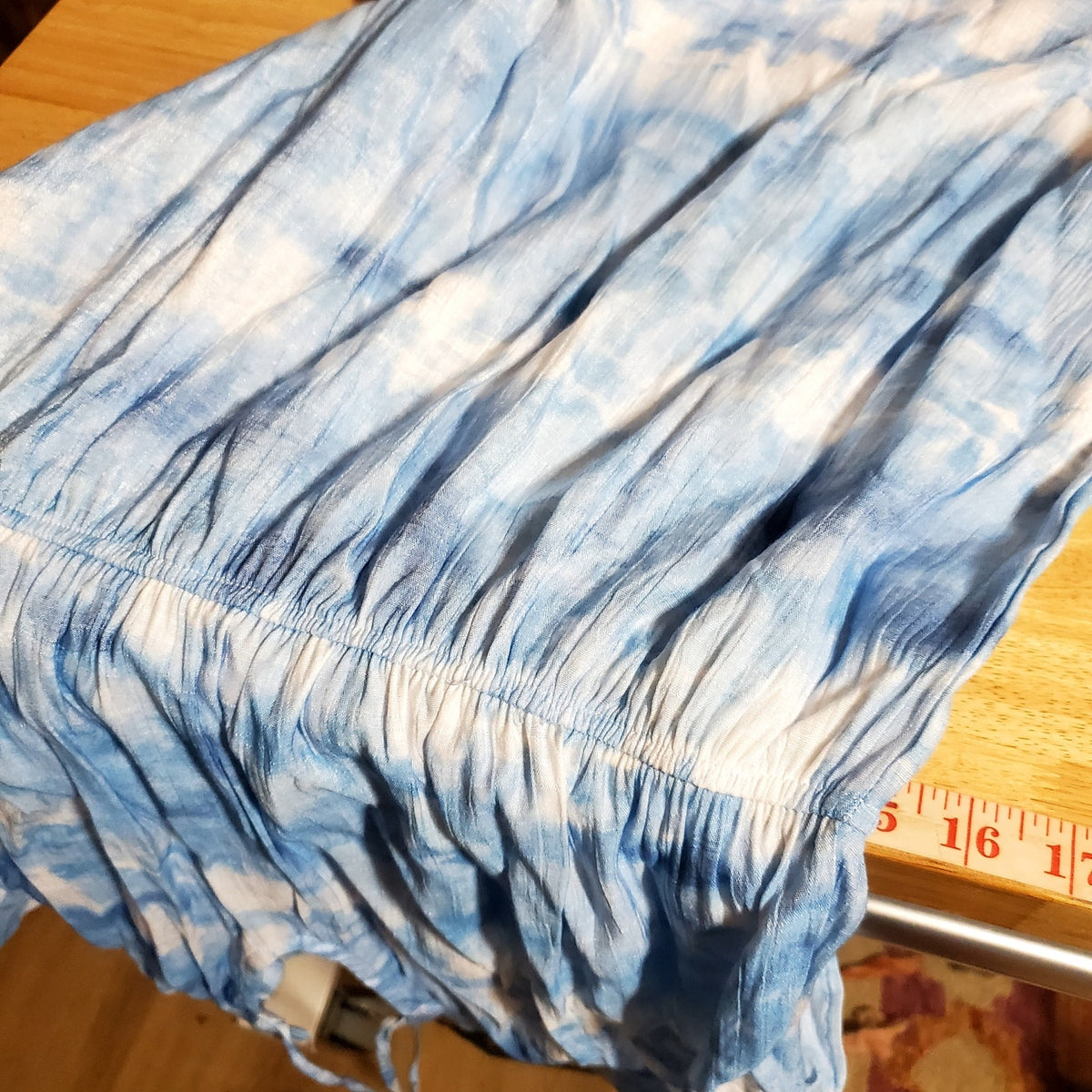 Absolutely Famous sleeveless ruffle sleeve cap blue cloud print elastic gather L
