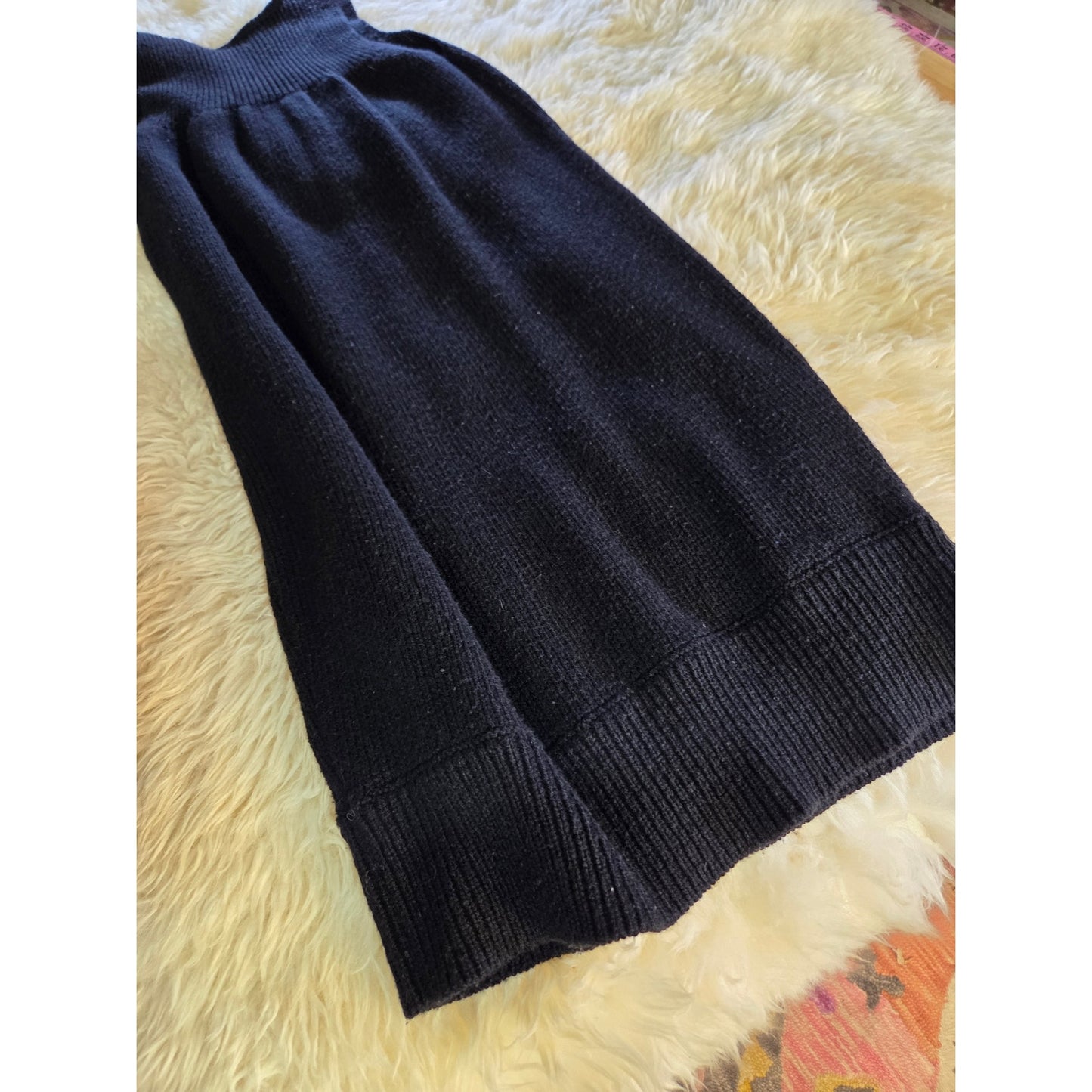 Vince black sweater knit tank dress pocket front Size Small Mini V-neck