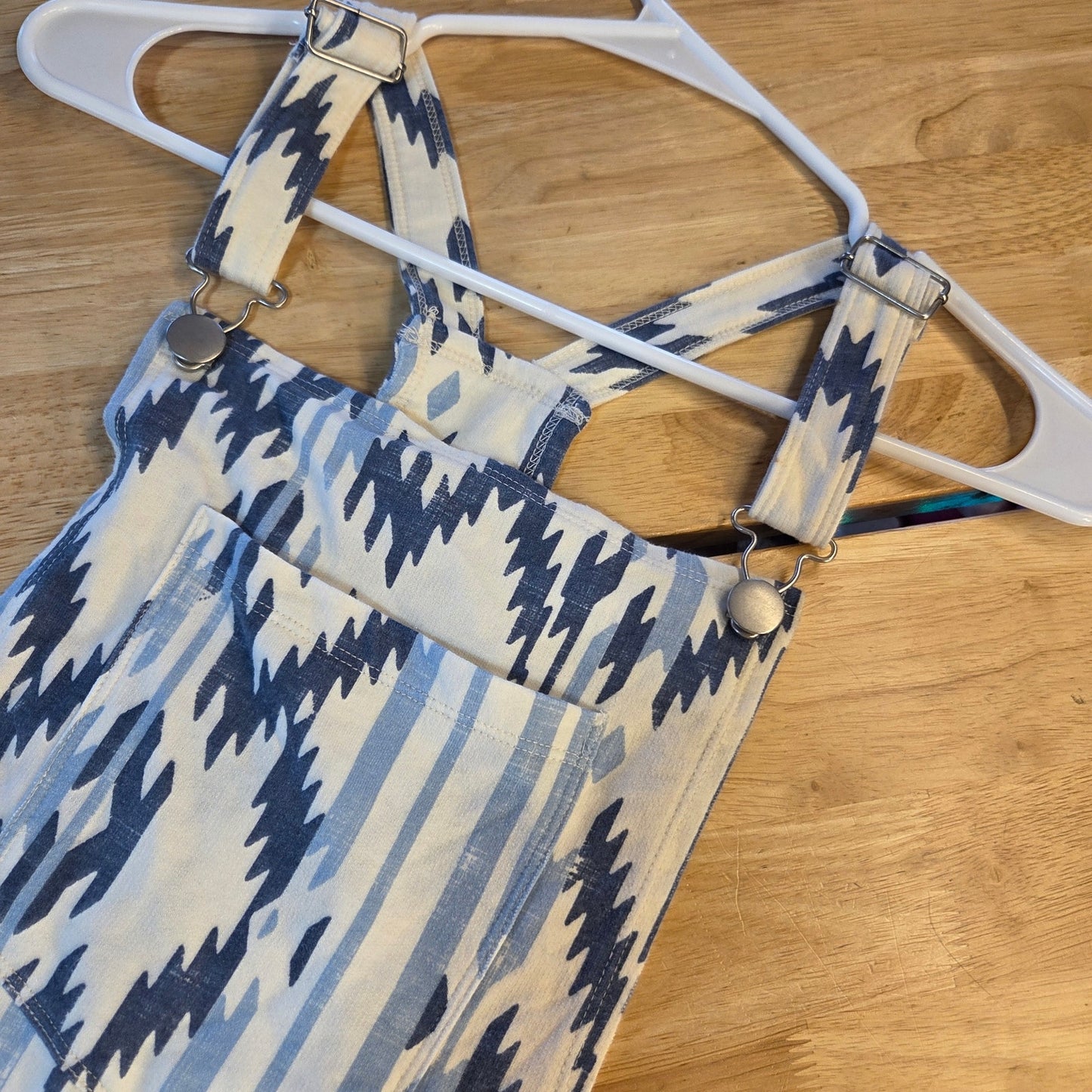 Cato Jersey Net Aztec print cream and blue overall shorts size large