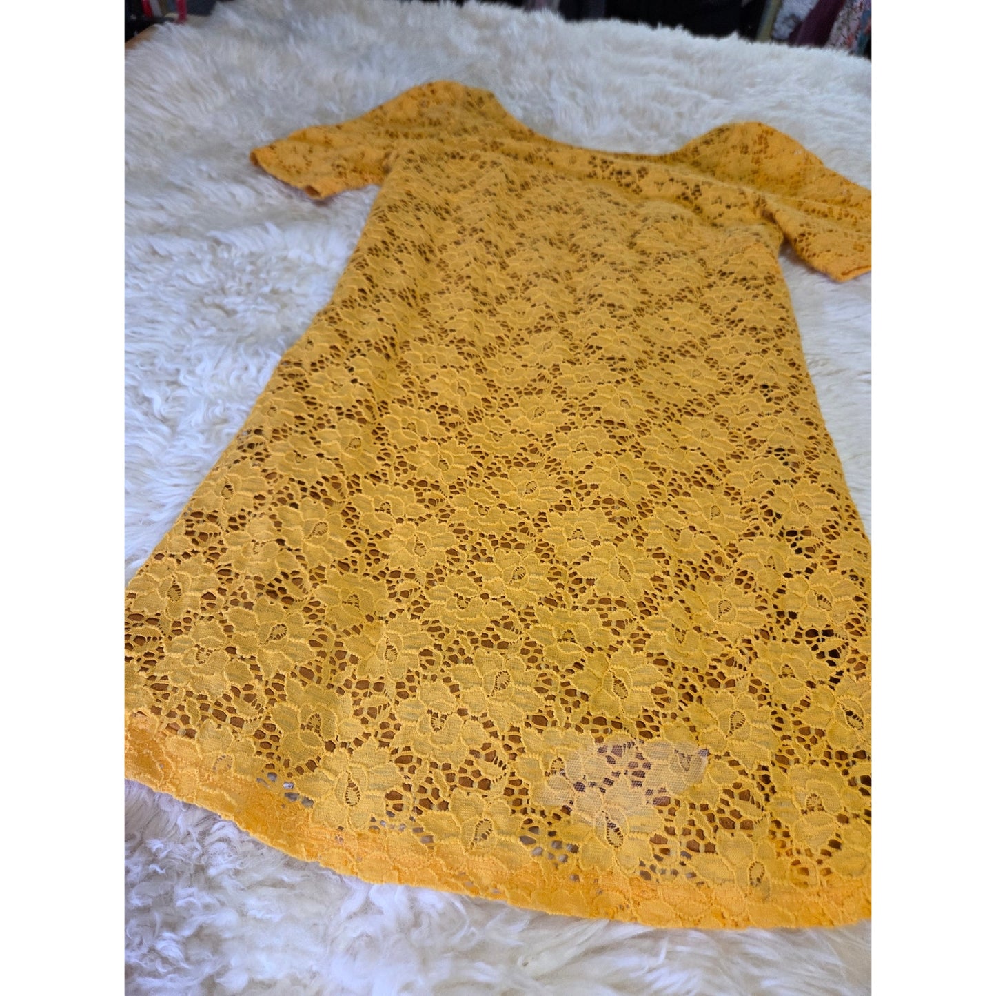 Yellow Daisy Crocheted Bodycon Mini Dress Stretch Plunge Back Cap 1/4 Sleeve