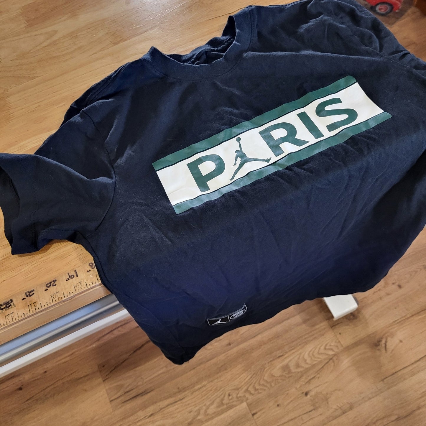 Michael Jordan Paris Basketball Black T-shirt Green White Small