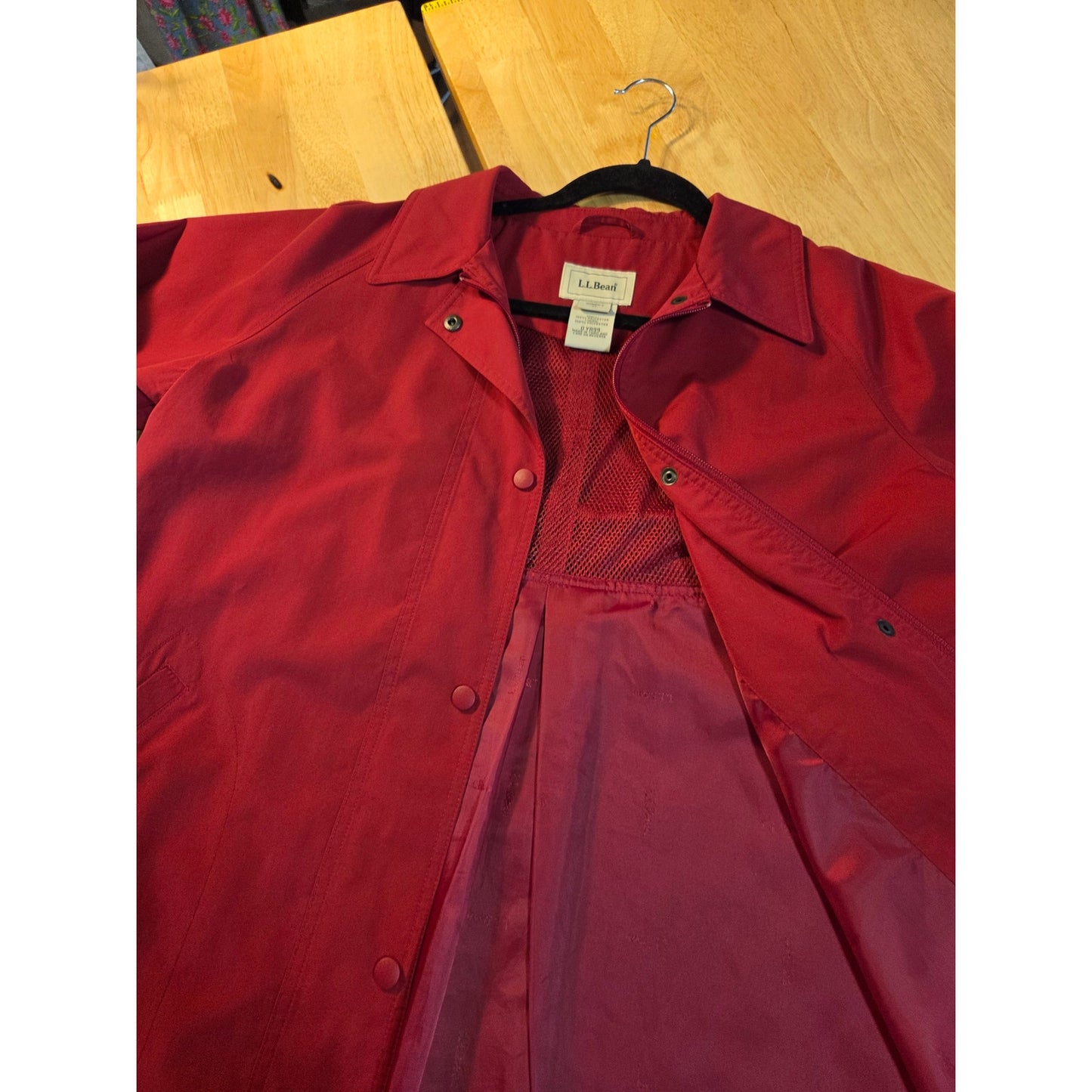 LL Bean red jacket zipper pocket size medium water resistant work jacket