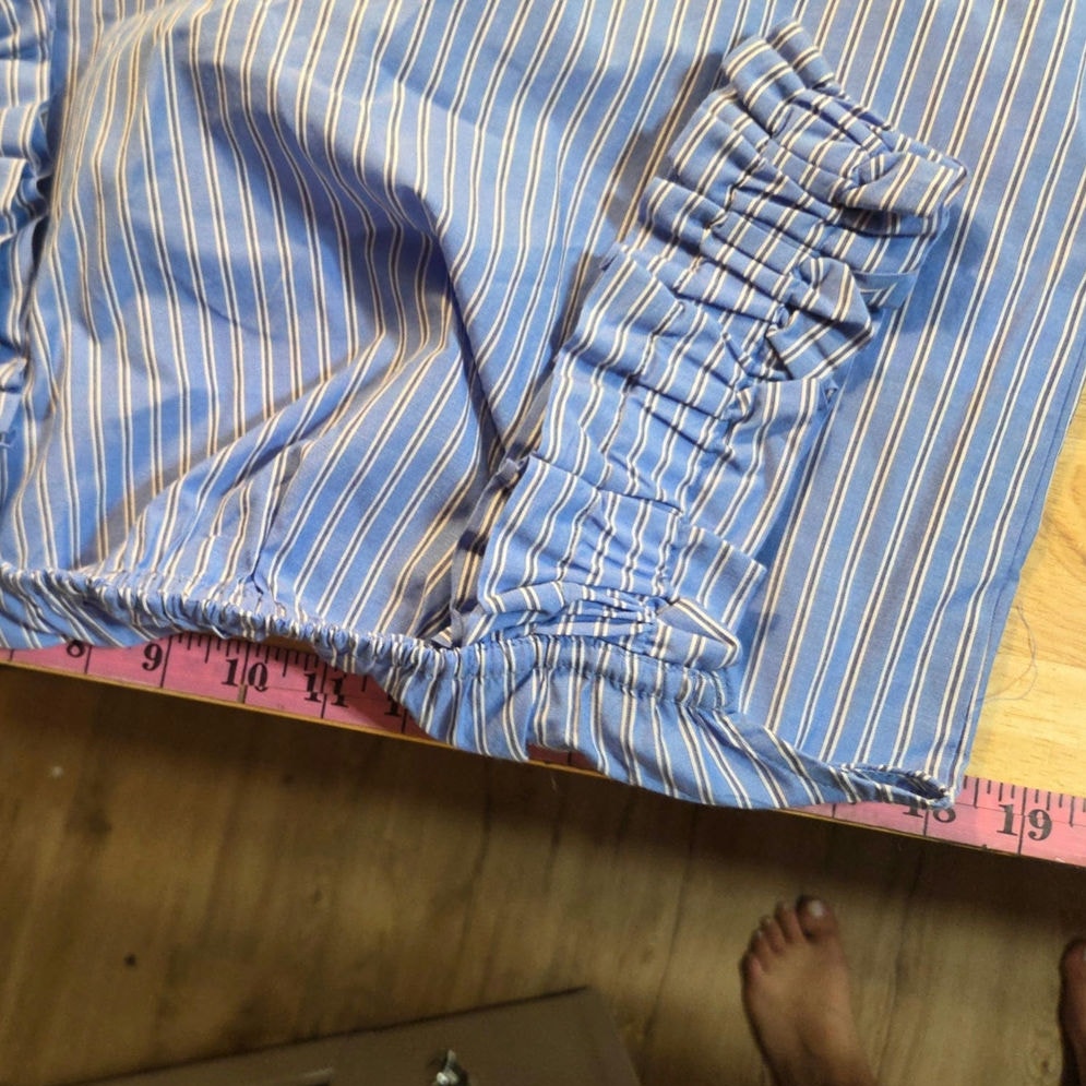 On 34th blue striped off shoulder tank top extra small