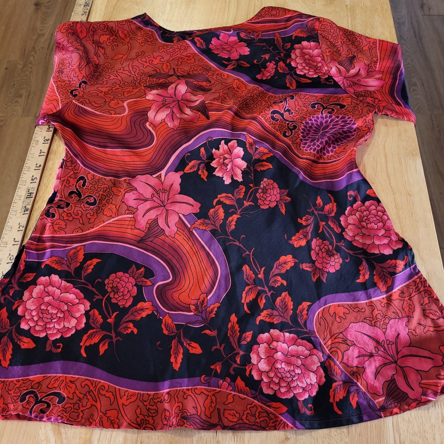 New York City Design Co. Colorful Pink Graphic Print Silk Blouse Bell Sleeve L