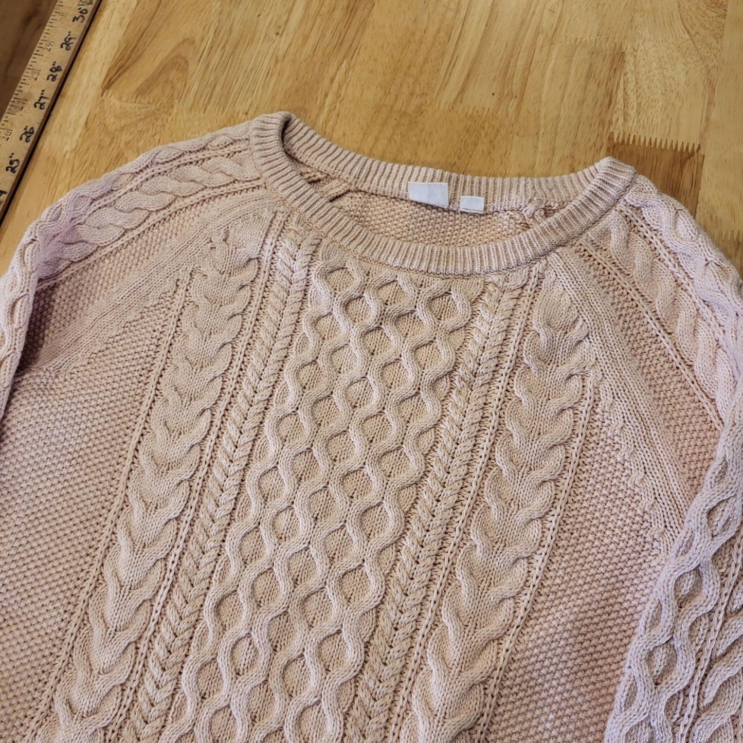 Gap pink cable knit sweater 100% cotton small 17" Pit to pit 25" long retro