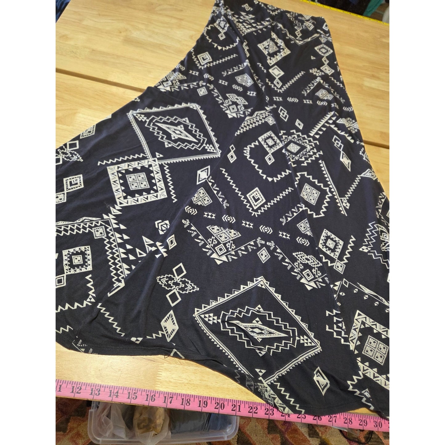 Billabong maxi skirt Jersey knits Aztec prints black and gray bodycon Medium