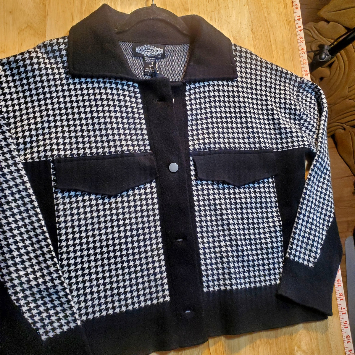 NWT Oliver.O Viscose Blend Houndstooth Collared Snap Button Front Sweater SM