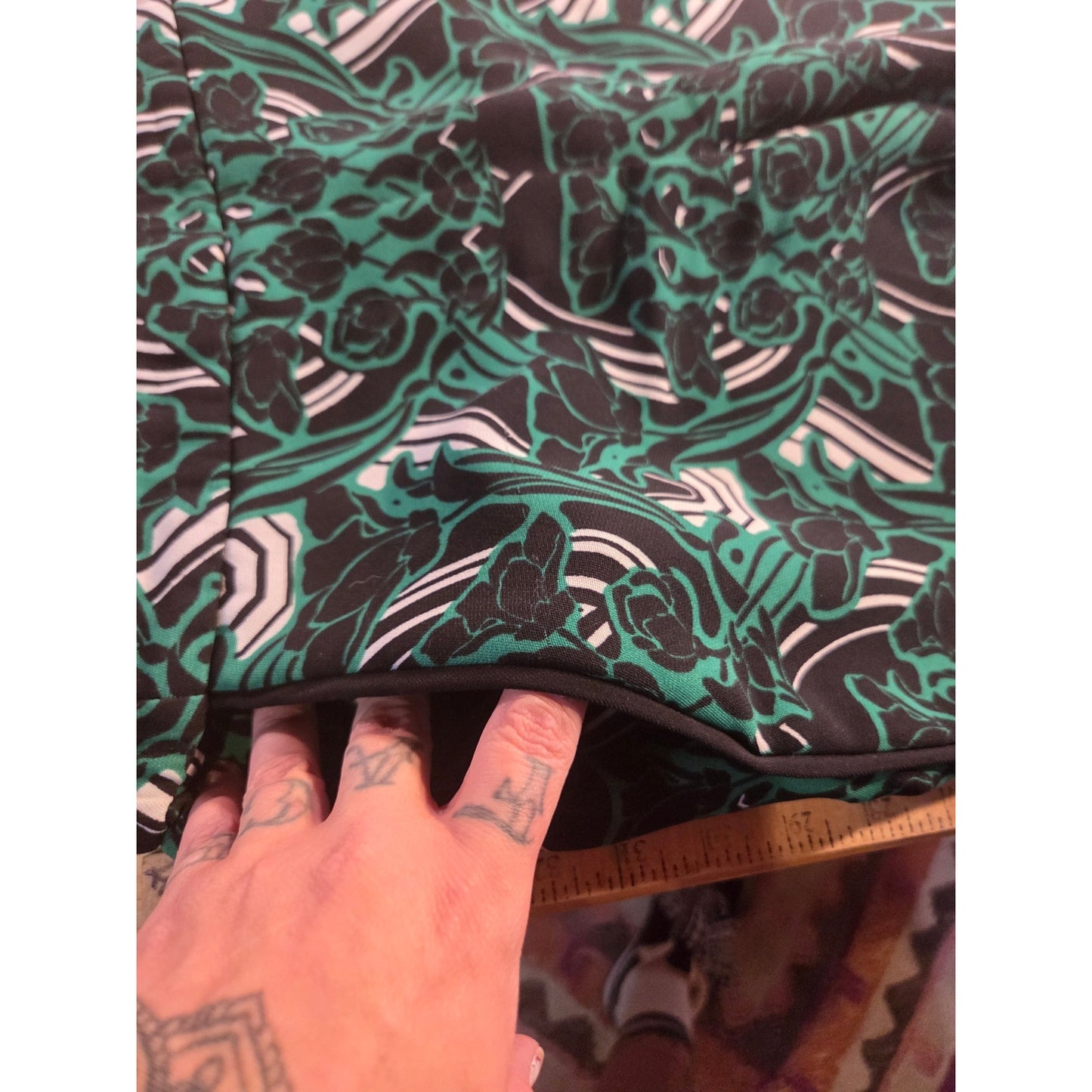 J. Crew Green Black White Abstract Tuxedo Pants Side Piping Size 6 Polyester
