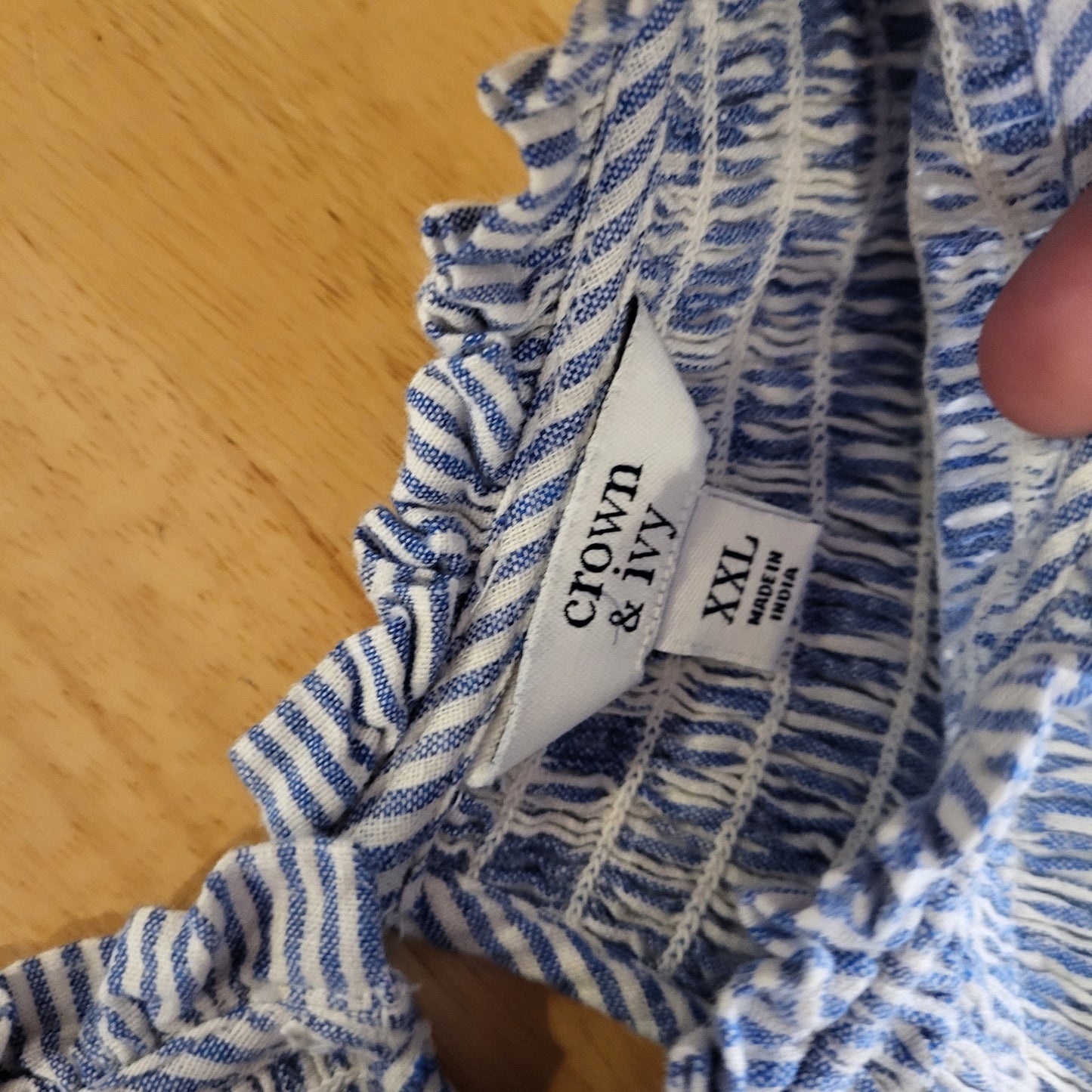 Crown & Ivy XXL Linen Blend Flutter Sleeve Elastic Keyhole Blue Striped