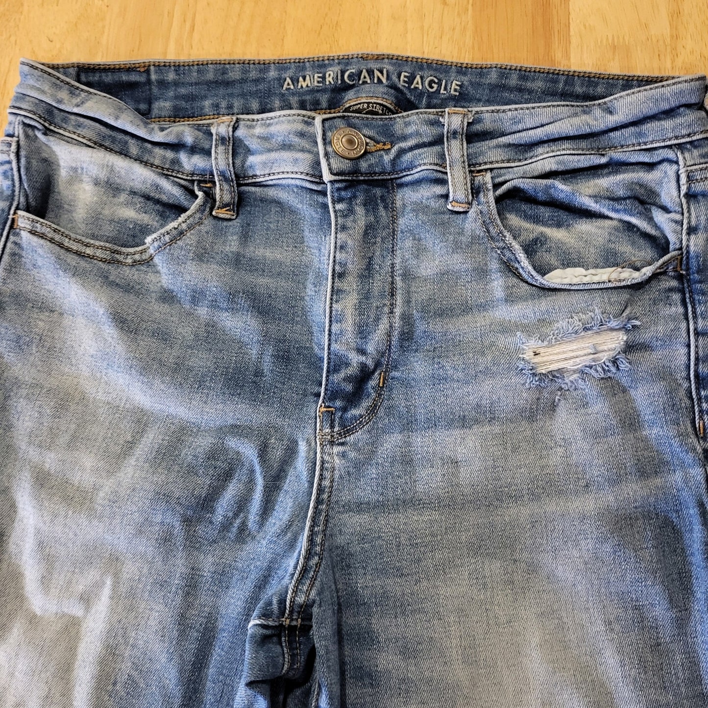 American Eagle Super Stretch Size 12 Straight Leg Distressed Medium Wash