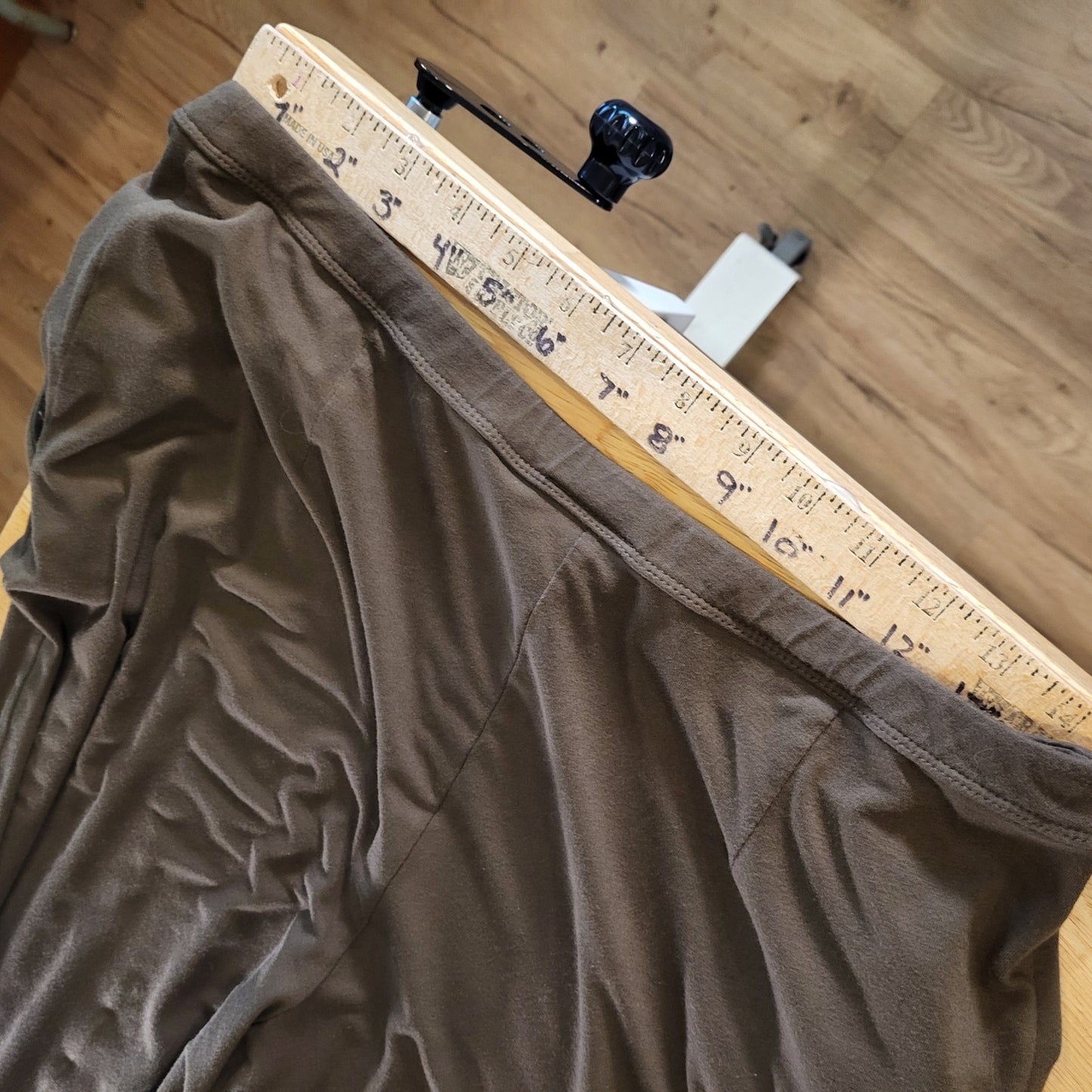 J. Jill Wearever Collection Full Leg Cropped Brown Size Medium Jersey Stretch