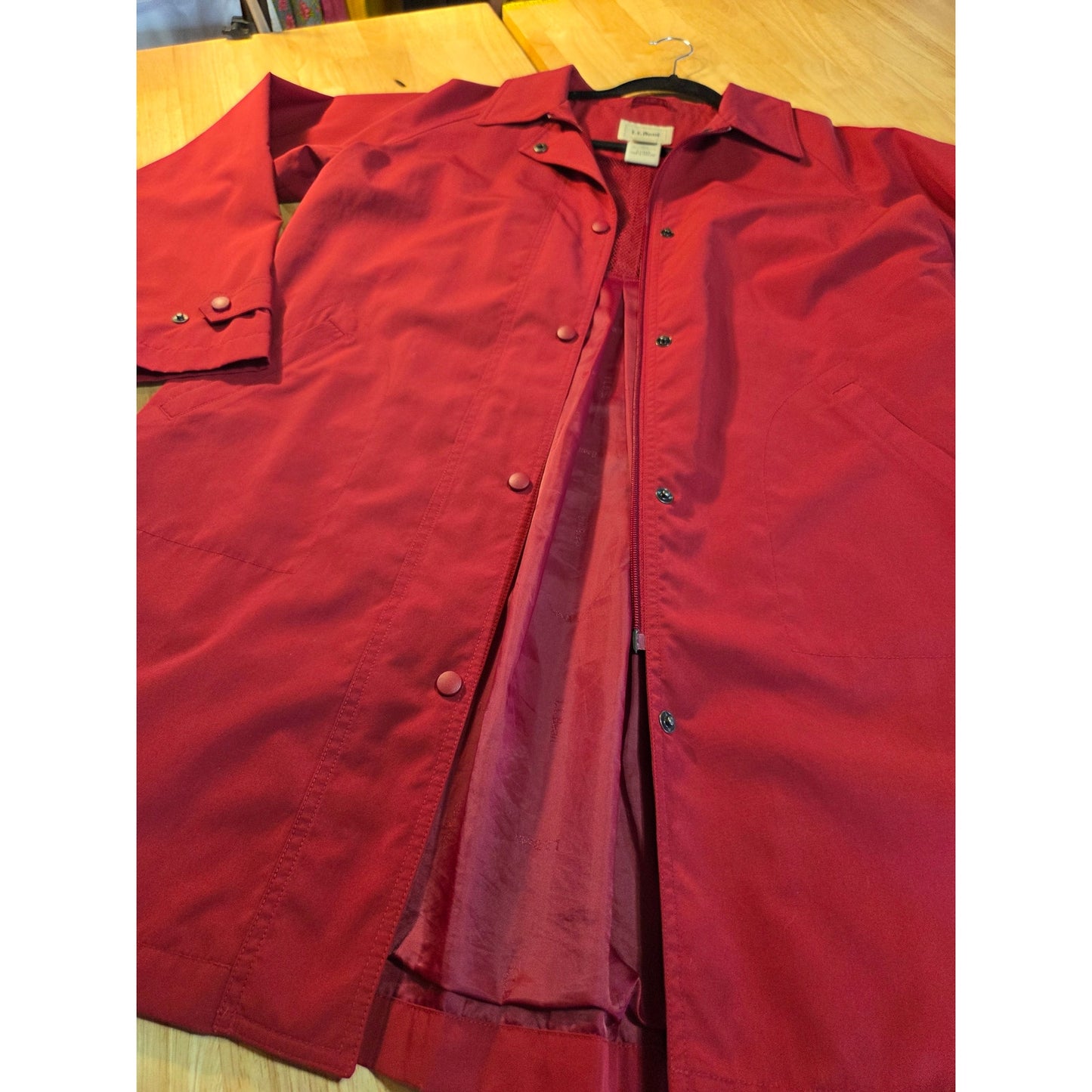 LL Bean red jacket zipper pocket size medium water resistant work jacket