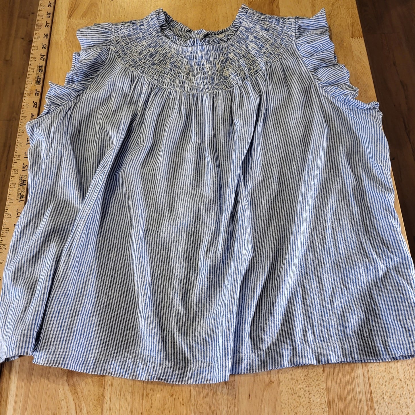 Crown & Ivy XXL Linen Blend Flutter Sleeve Elastic Keyhole Blue Striped