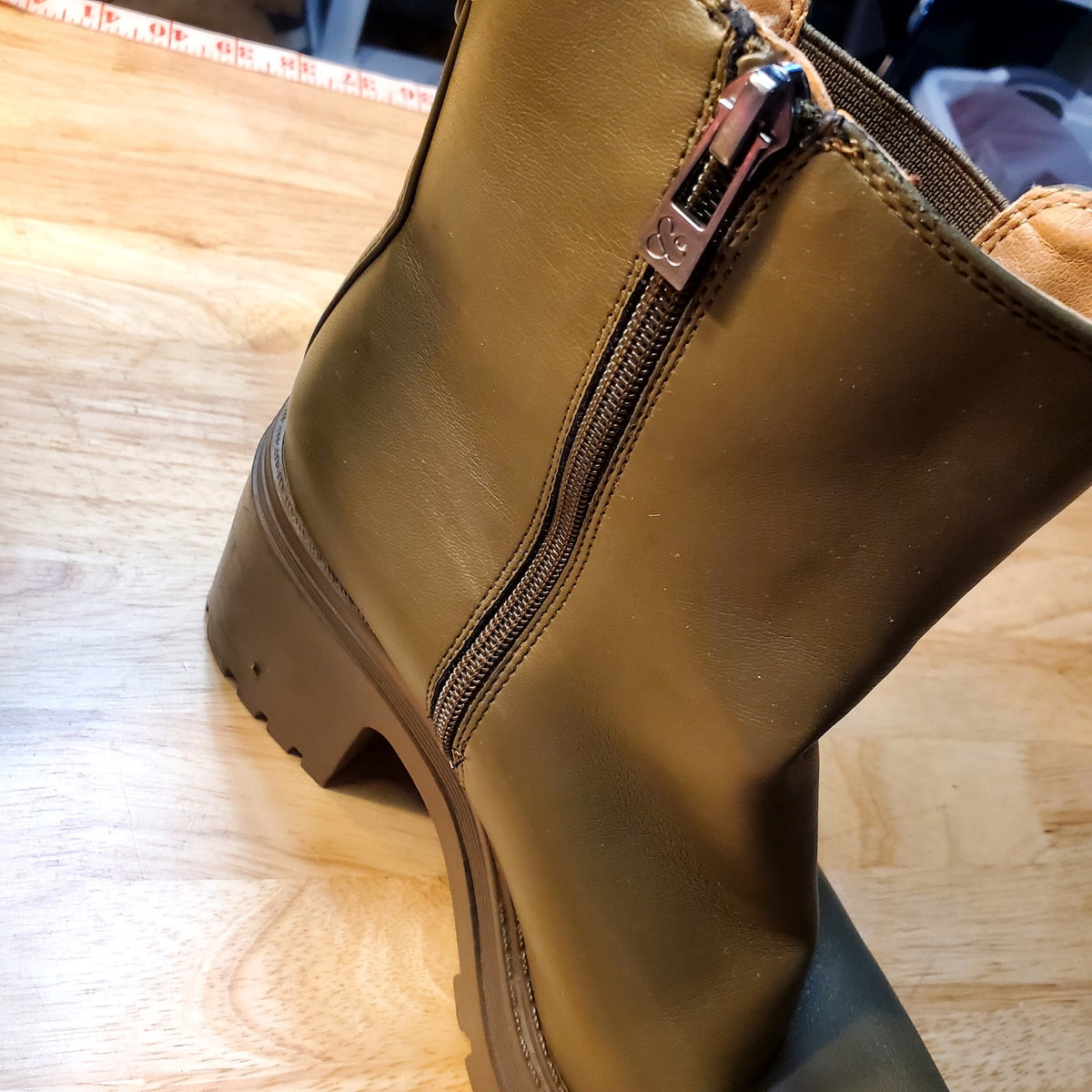 Sam & Libby Size 7.5 Green Side Zip Heeled Boots Elastic Ankle