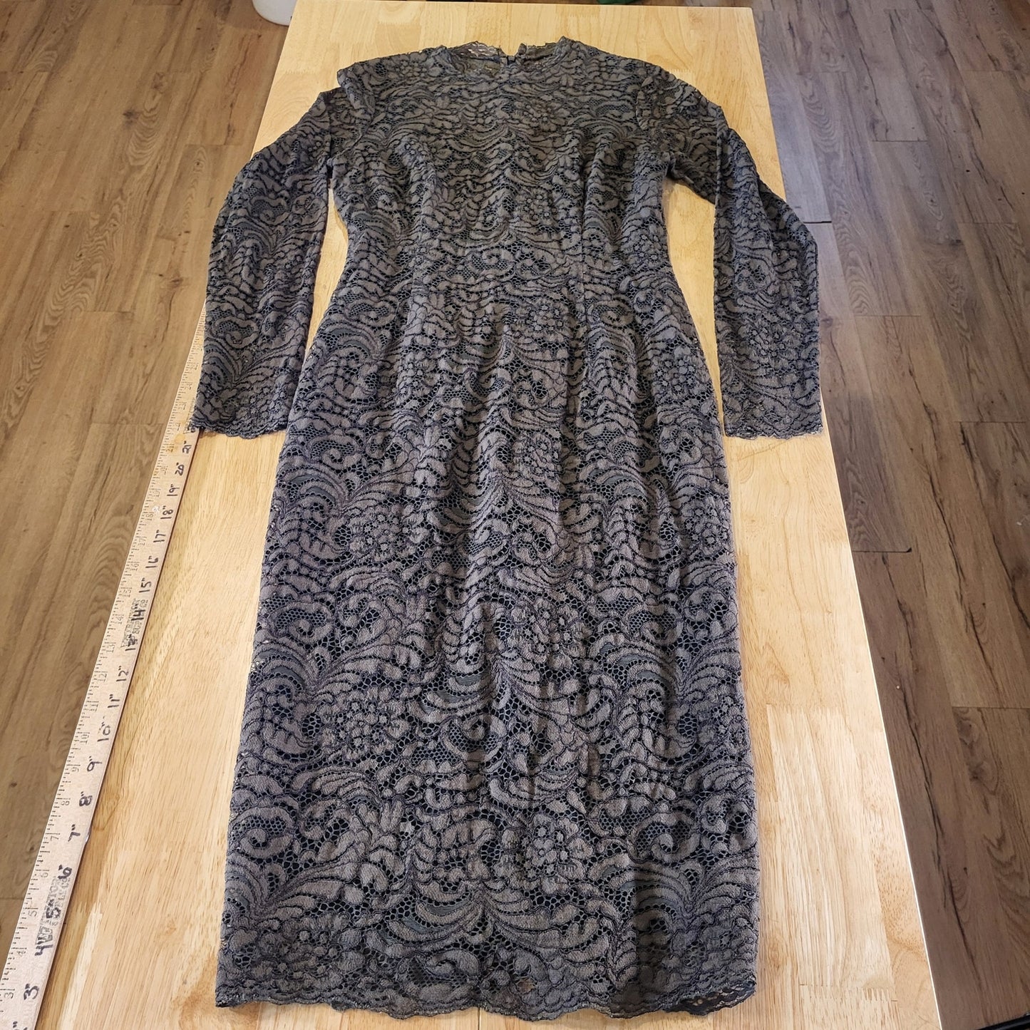 Cato Green Long Sleeve Lace Pencil Dress Back Slit Size 8