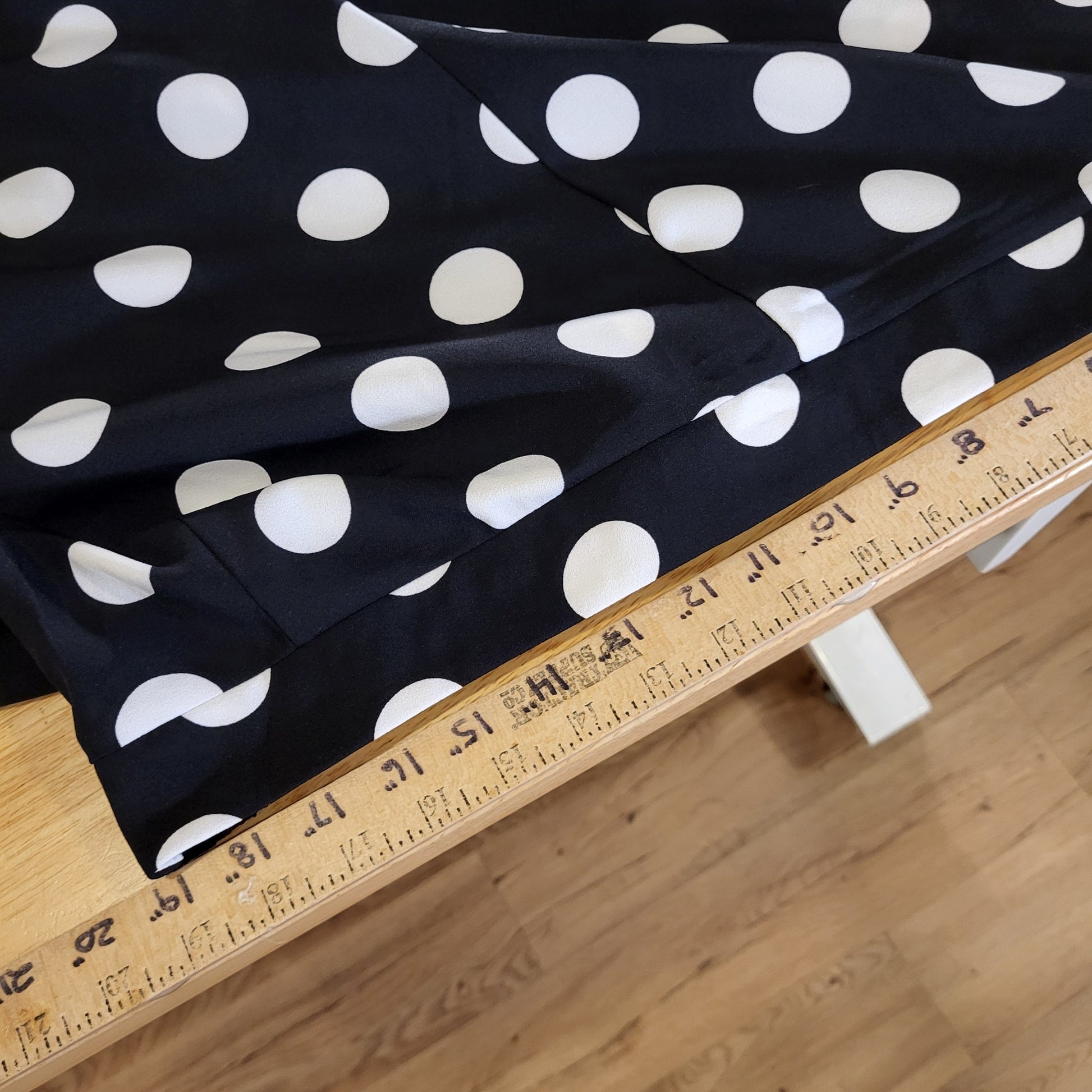 18/20 W Wide Leg Black & White Culottes Elastic Waist Rayon Slinky Soft 