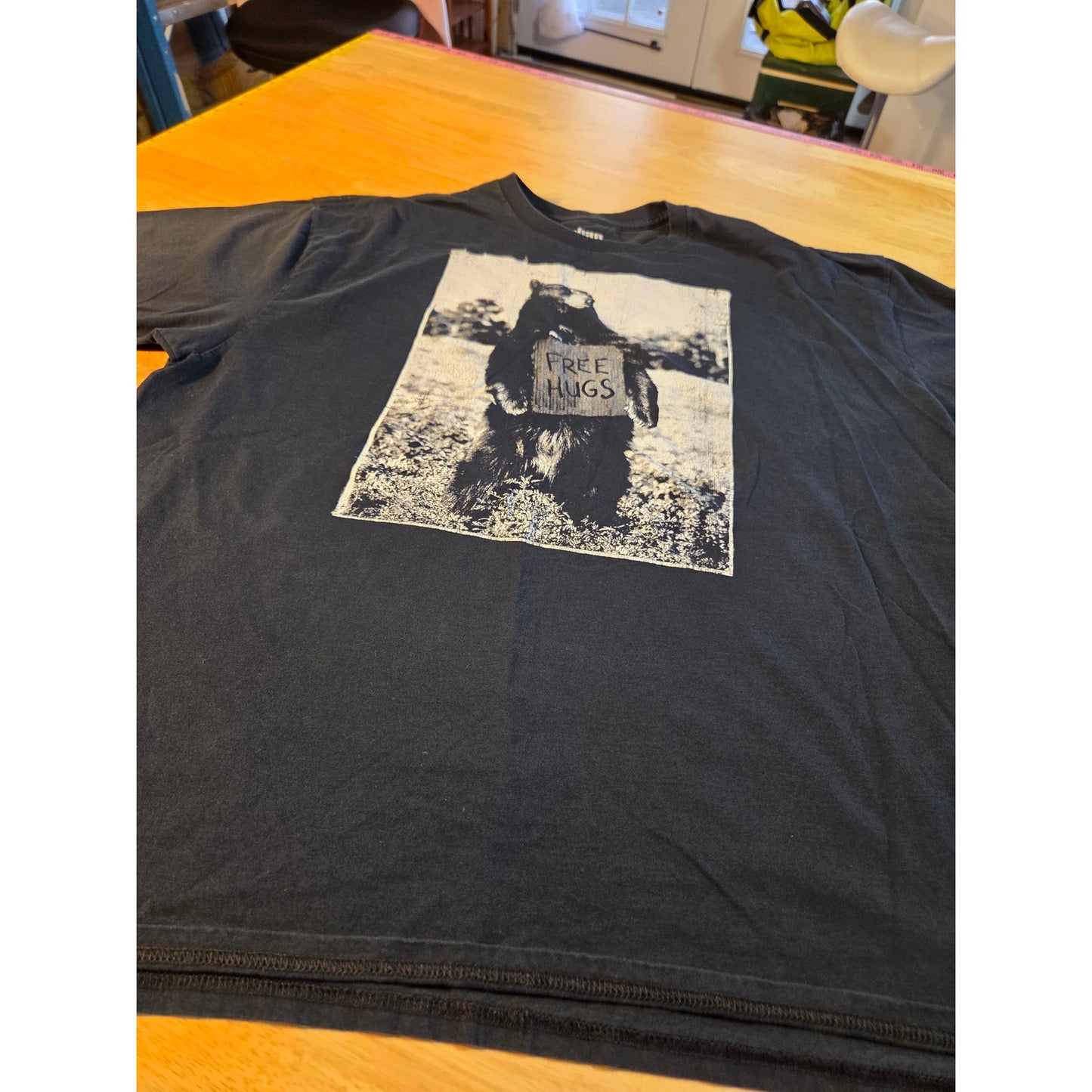 Urban pipeline double XL 100% cotton black bear hug graphic tee