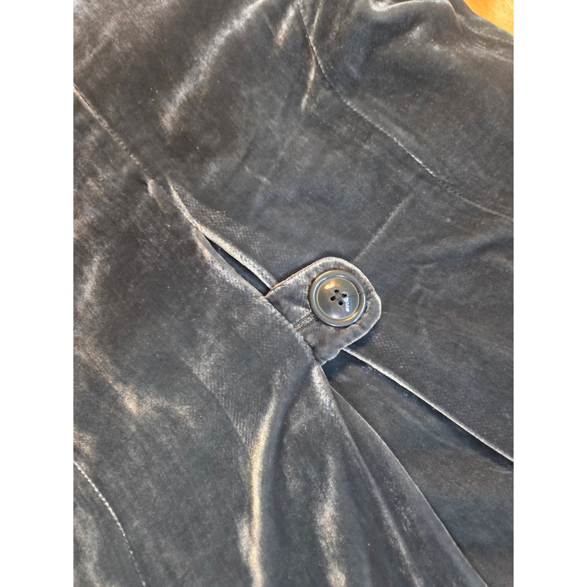 Coldwater Creek size 10 100% silk blue velvet beautiful long knee length coat