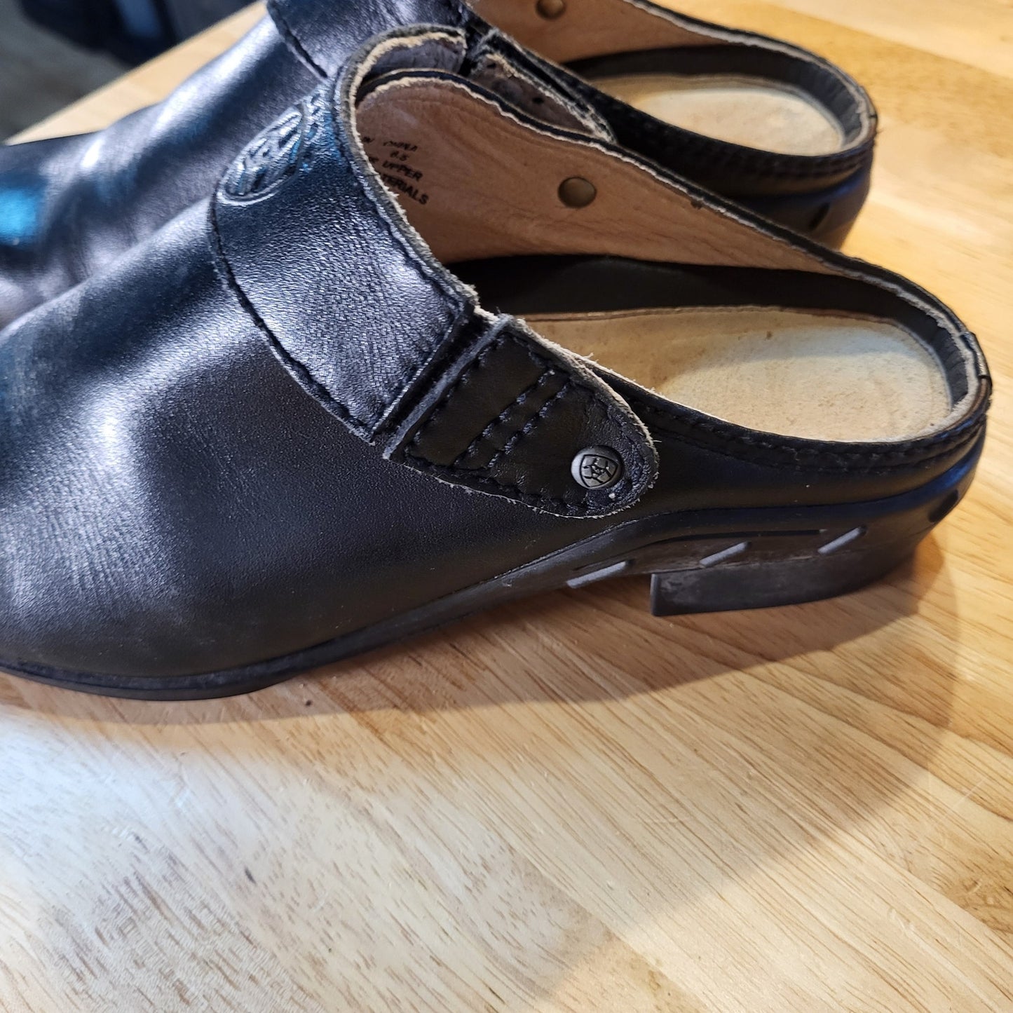 Ariat Black Leather Clogs Sling Back Mules Size 8.5 Rubber Sole Slip Proof