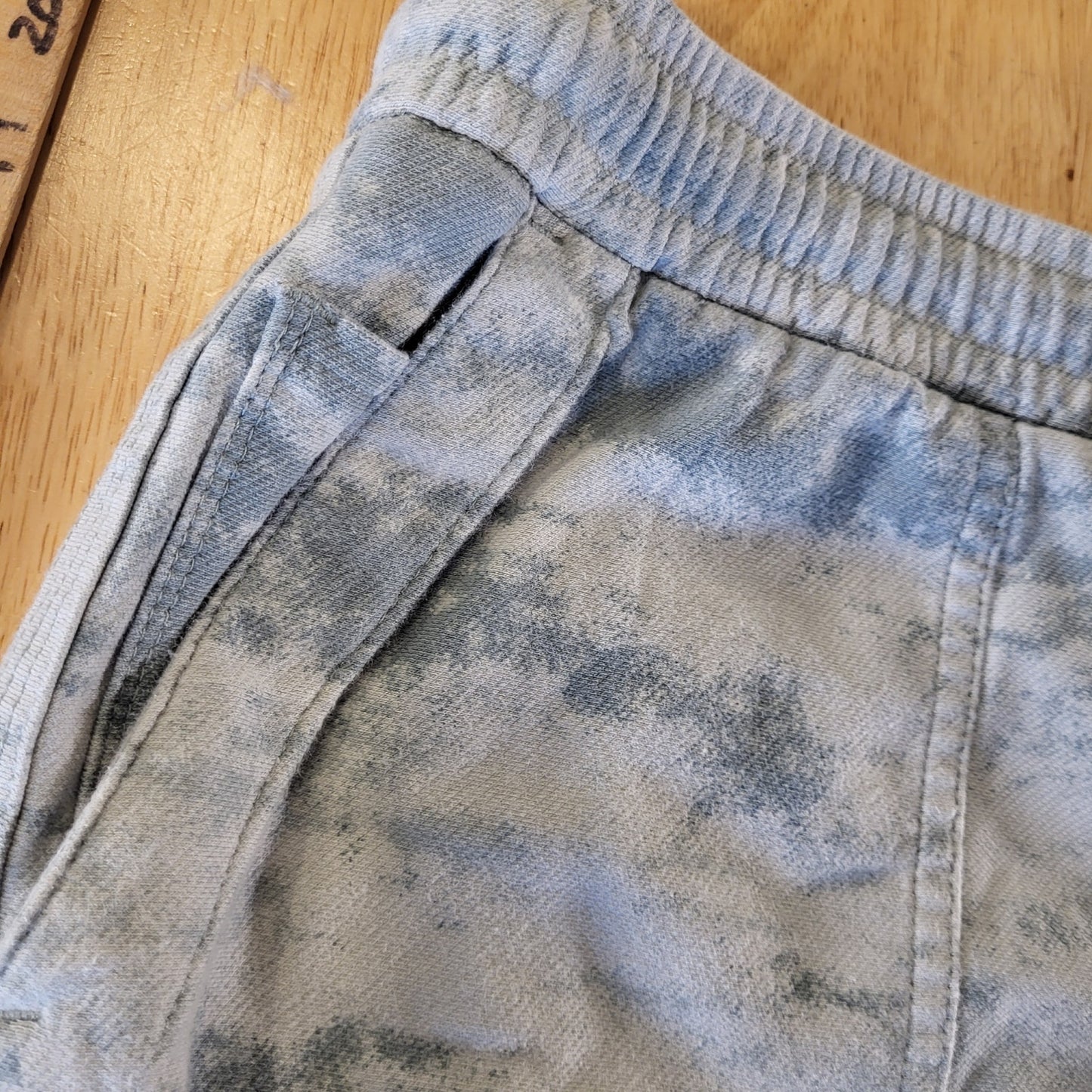 Athleta Blue Cloud Sweat Shorts Elastic Waist Pockets Sz Large 32" Waist