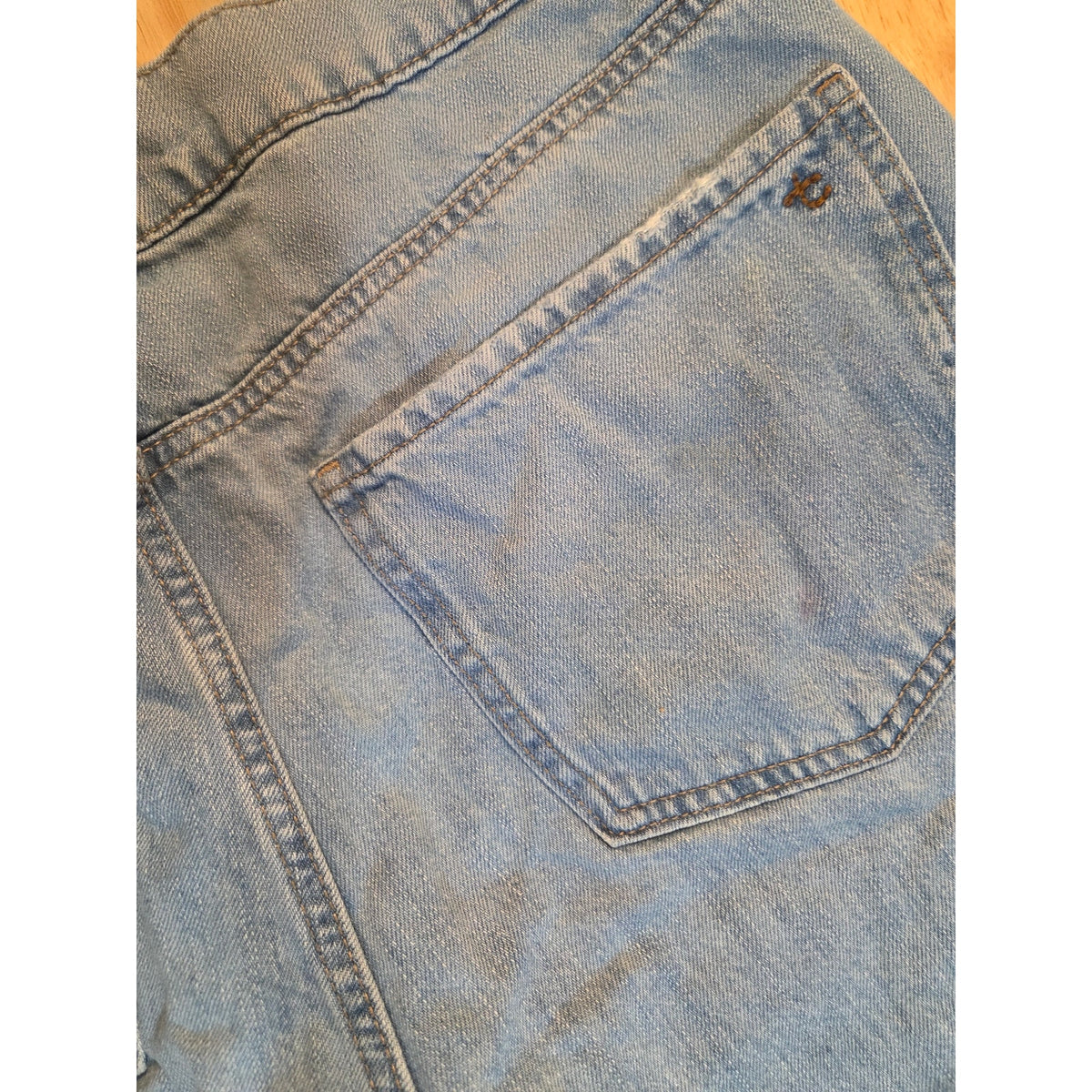 True craft relaxed wide leg size 12 distressed light wash jeans