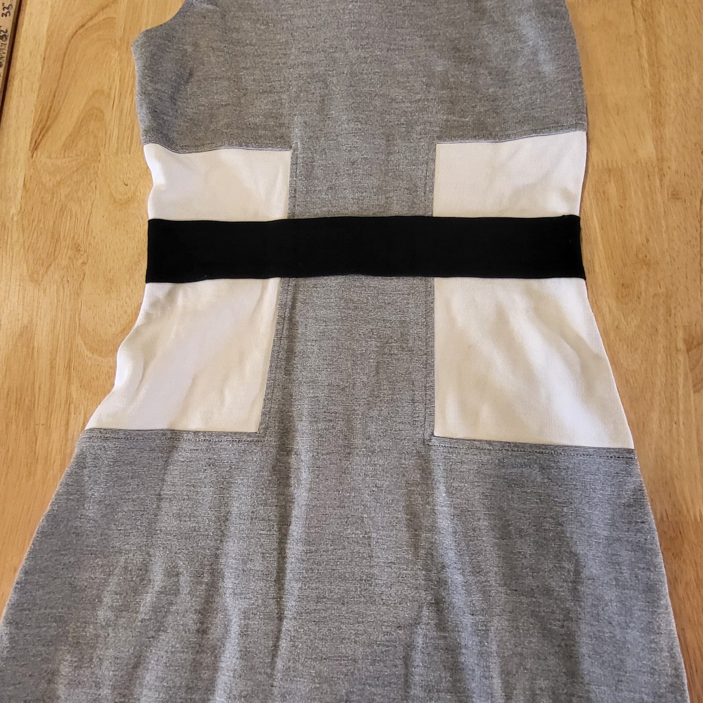 French Connection Black Gray White Sleeveless Jersey Knit Pencil Dress Zip