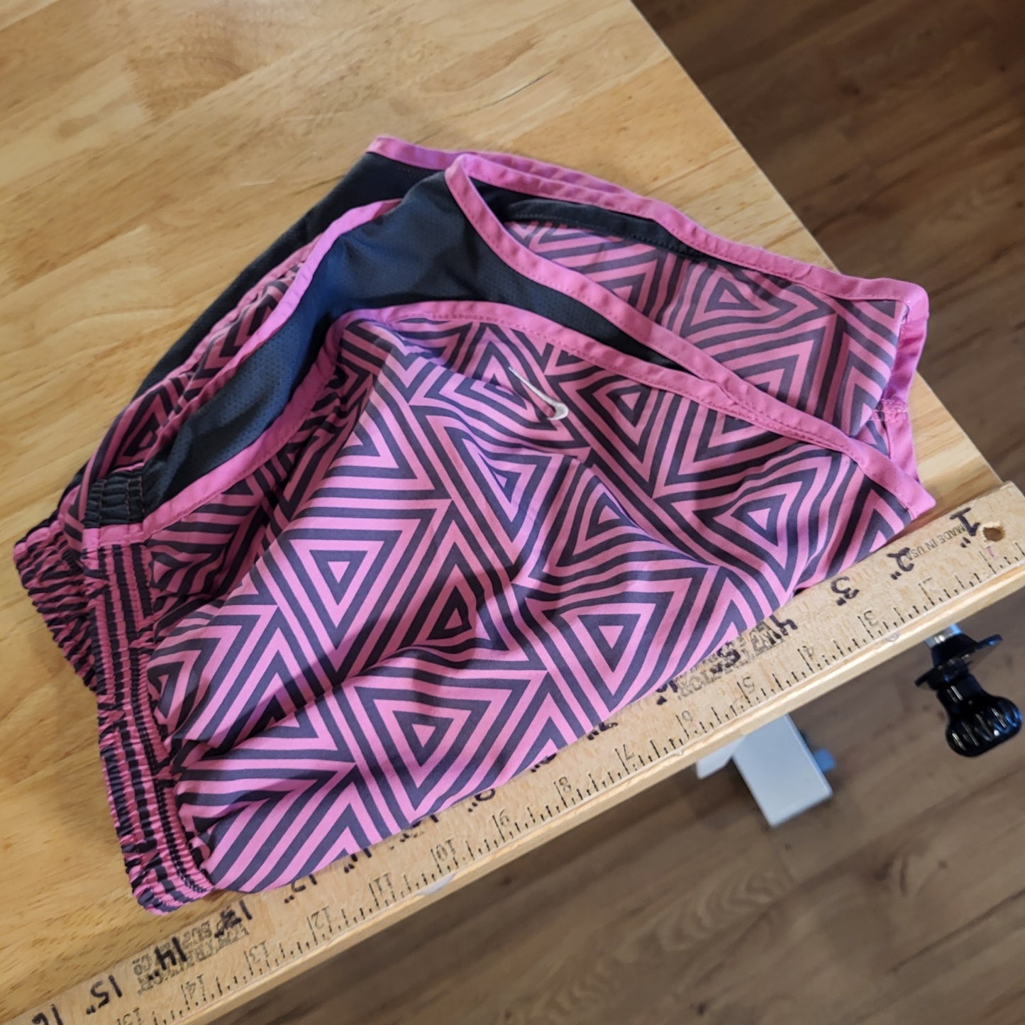 Nike Dri-Fit Pink Geometric  Print Short Athletic Size Medium