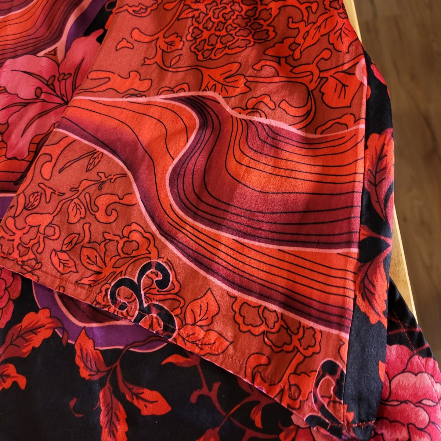 New York City Design Co. Colorful Pink Graphic Print Silk Blouse Bell Sleeve L
