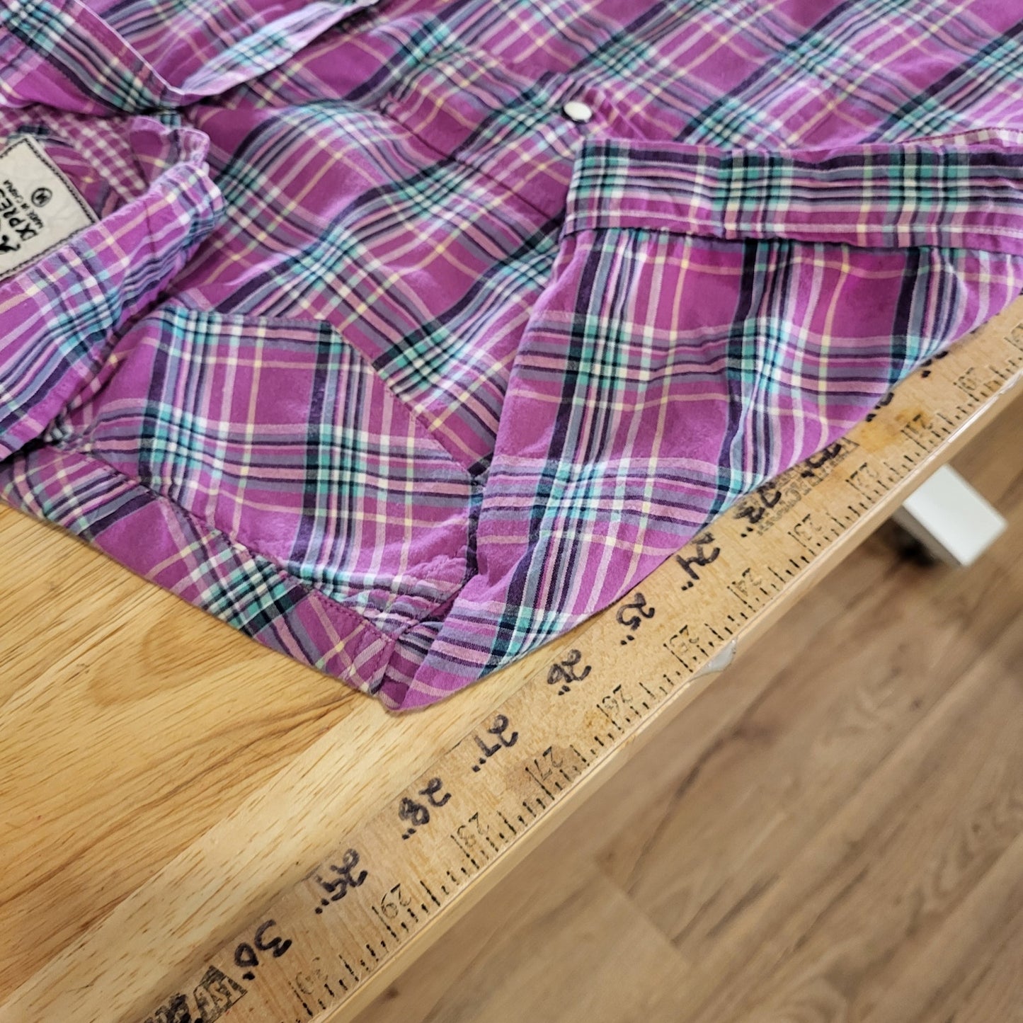 Express Purple Tartan Plaid Short Sleeve Pearl Snap Collared Button Down M