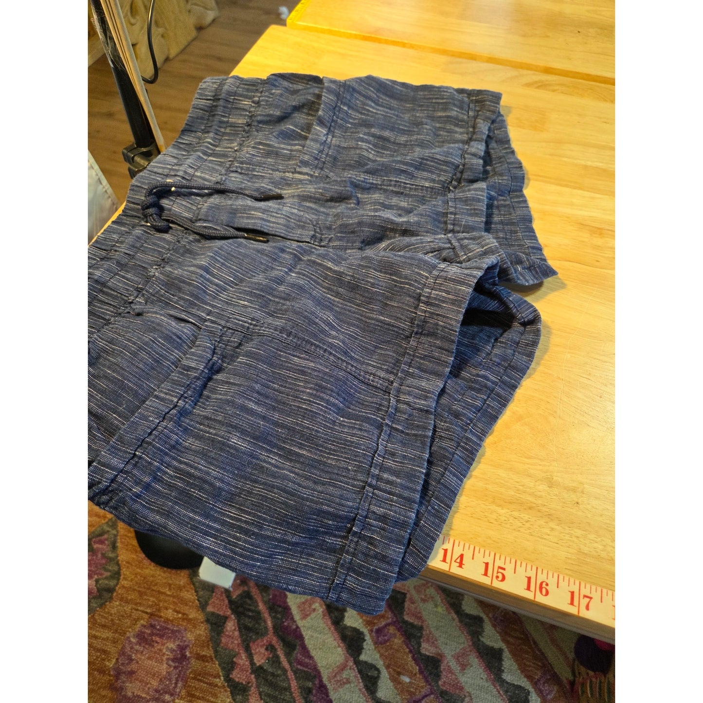 Athleta Navy blue textured stripe elastic waist athletic shorts pockets tie sz10