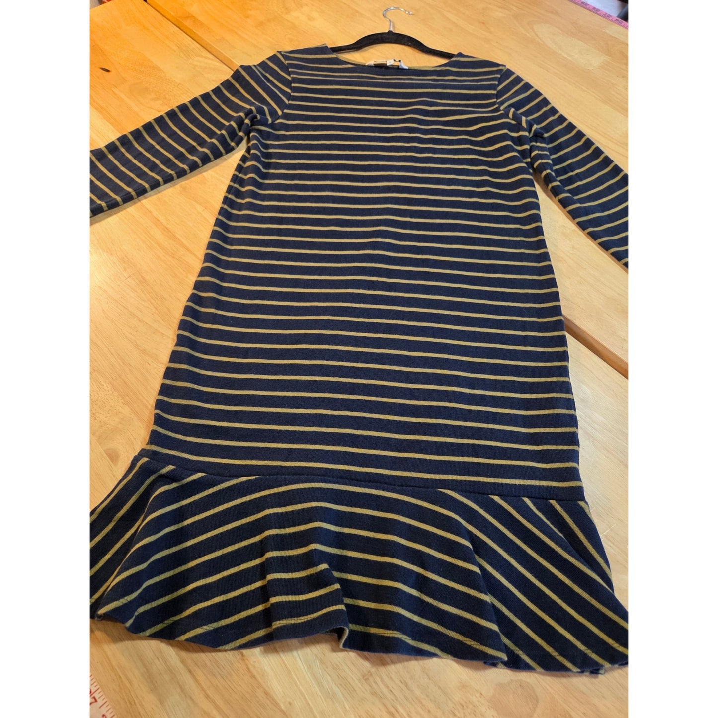Paper tree organic cotton 10 jersey knit long sleeve navy blue stripe ruffle hem