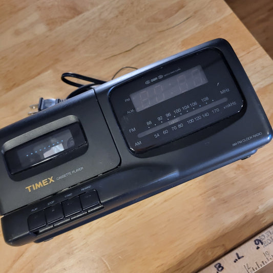 Timex T432B AM/FM Clock Radio Cassette Player Plug or Battery