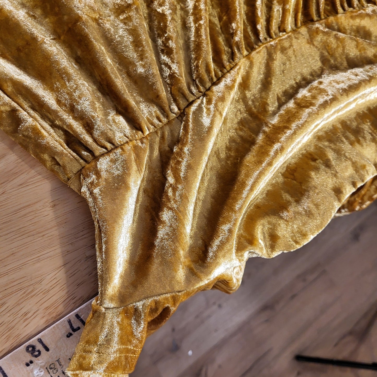 All In Favor Gold Velvet Flutter Sleeve Tiered Ruffle Mini Dress Medium