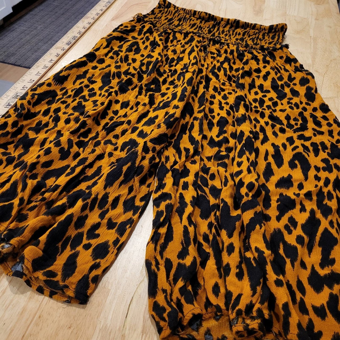 Easel Urban Leopard Print Wide Leg Capri Yoga Hippie Pants Elastic Waist