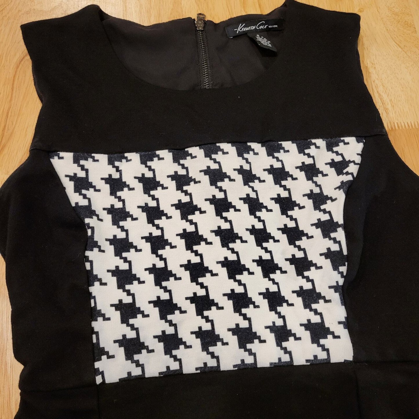 Kenneth Cole Size 0 Houndstooth Black Bodycon Knee Length Sleeveless Knit