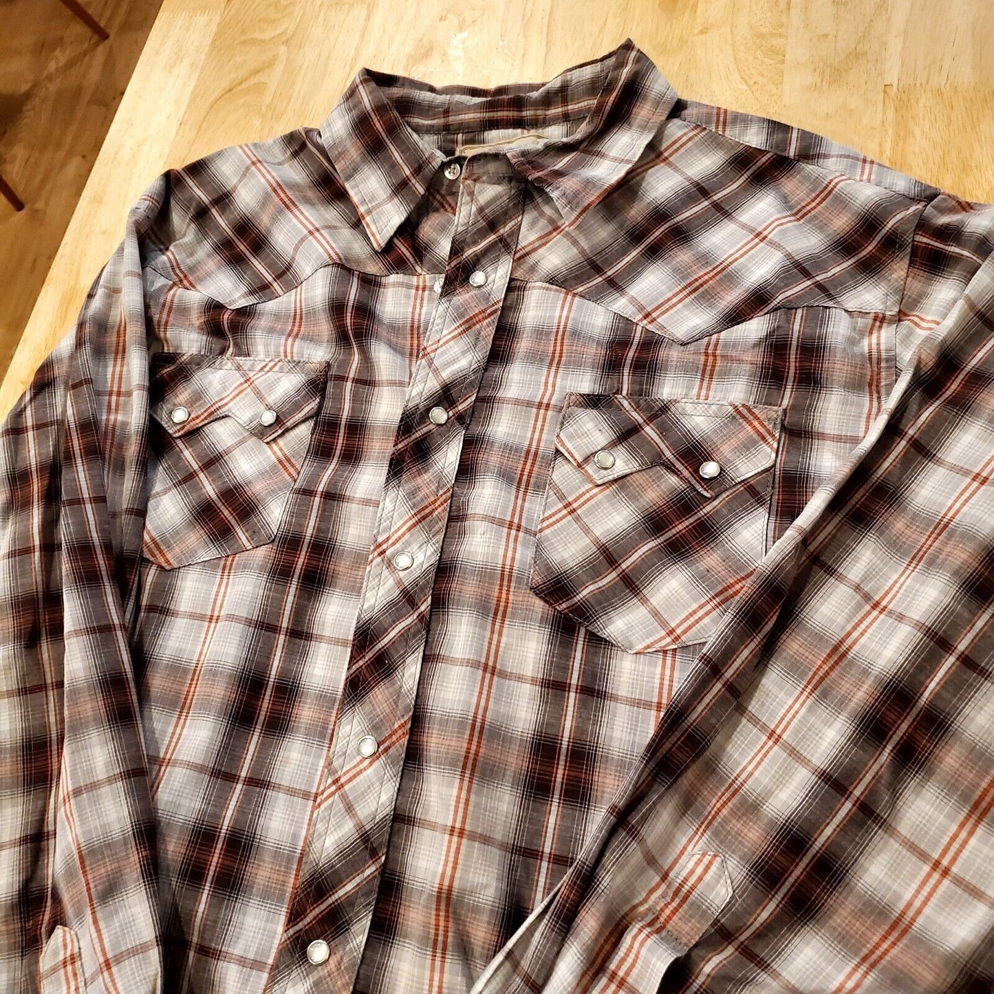 Vintage Wrangler Pearl Snap Medium Long Sleeve Button Down Brown Plaid  26" P2P