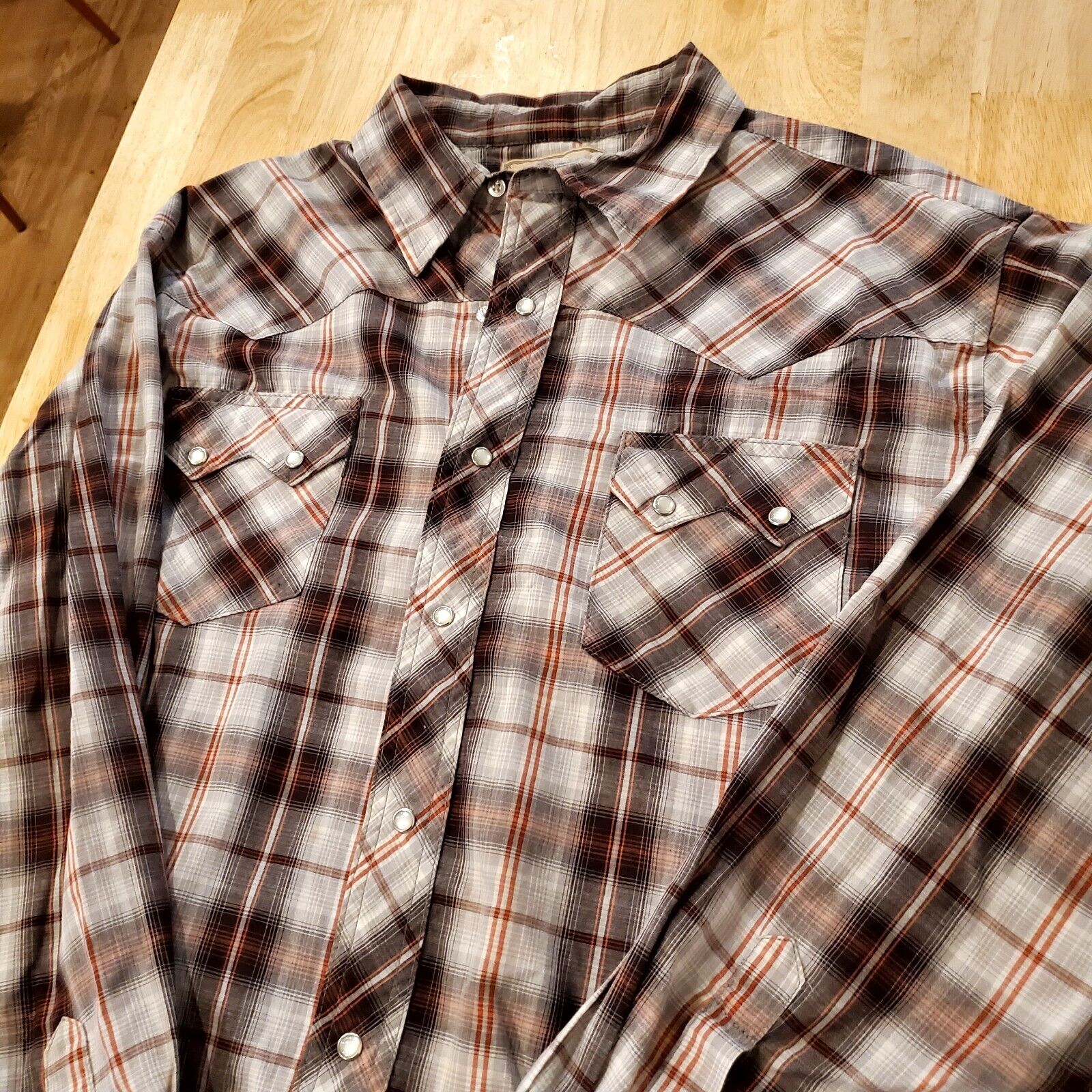 Vintage Wrangler Pearl Snap Medium Long Sleeve Button Down Brown Plaid  26" P2P