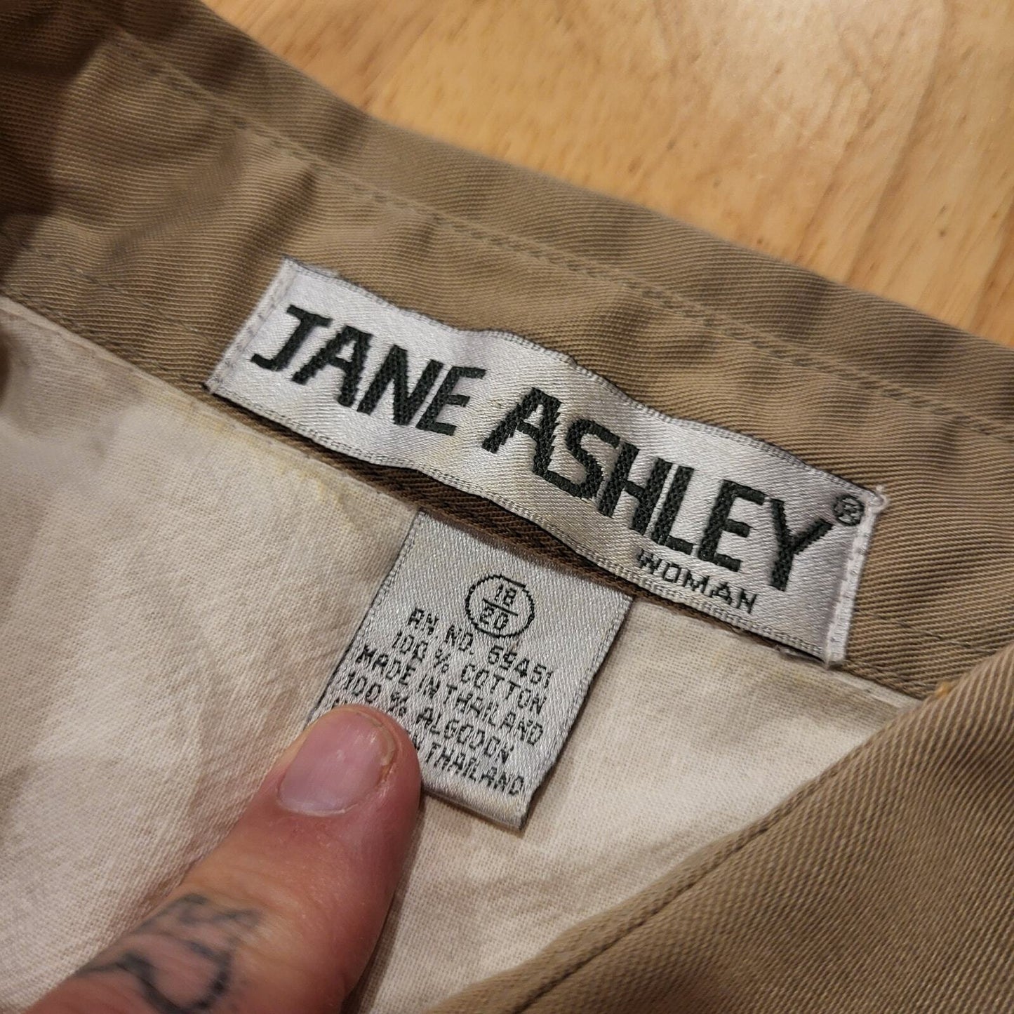 Vintage Beaded Jane Ashley White Short Sleeve Button Down Collared Shirt