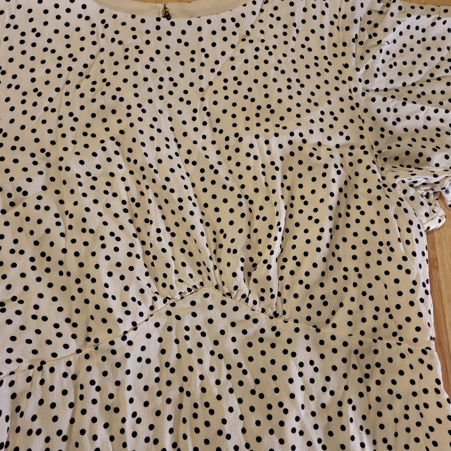 Flutter Sleeve Open Back Black & White Polka Dot Silk Rayon Blend XS 16" P2P