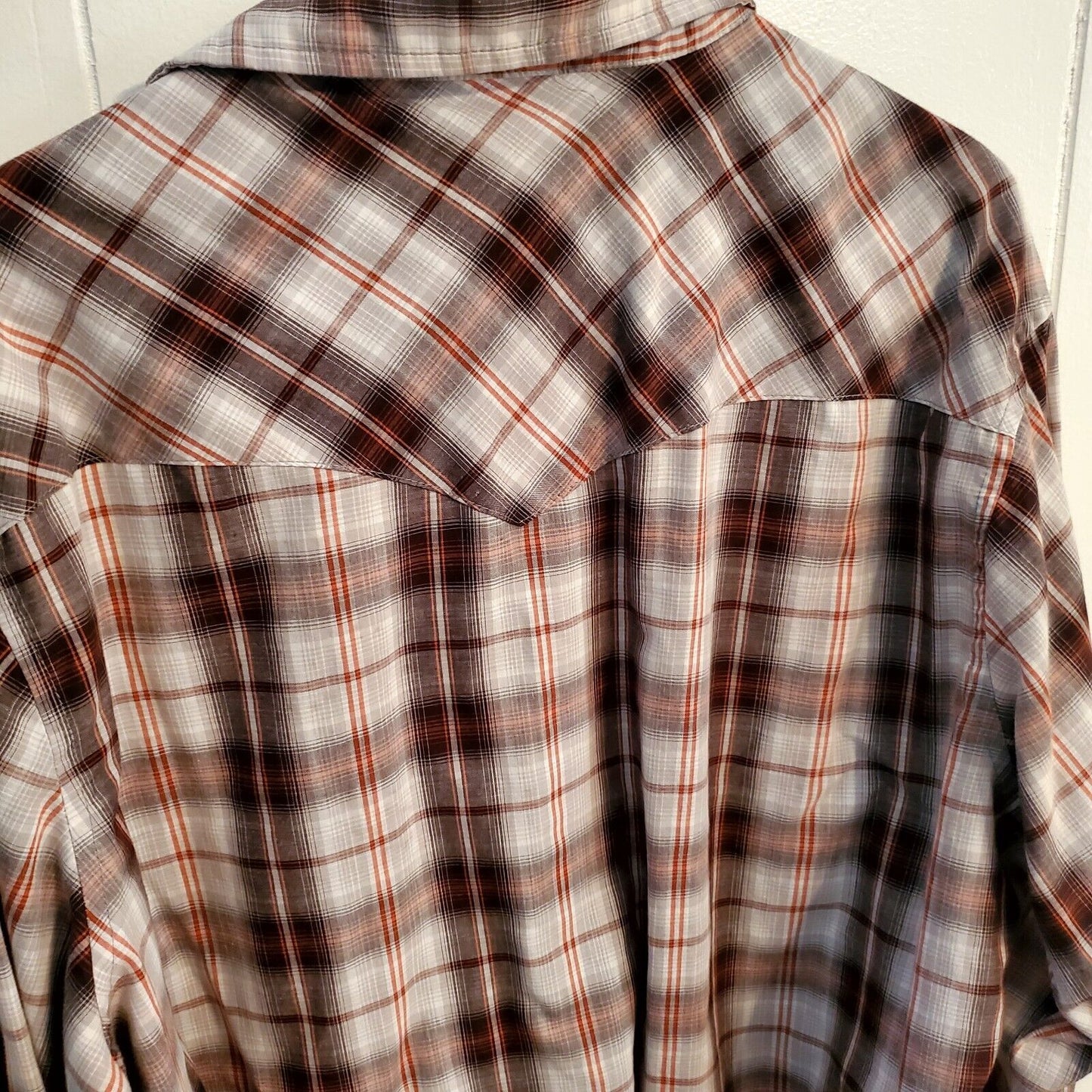 Vintage Wrangler Pearl Snap Medium Long Sleeve Button Down Brown Plaid  26" P2P