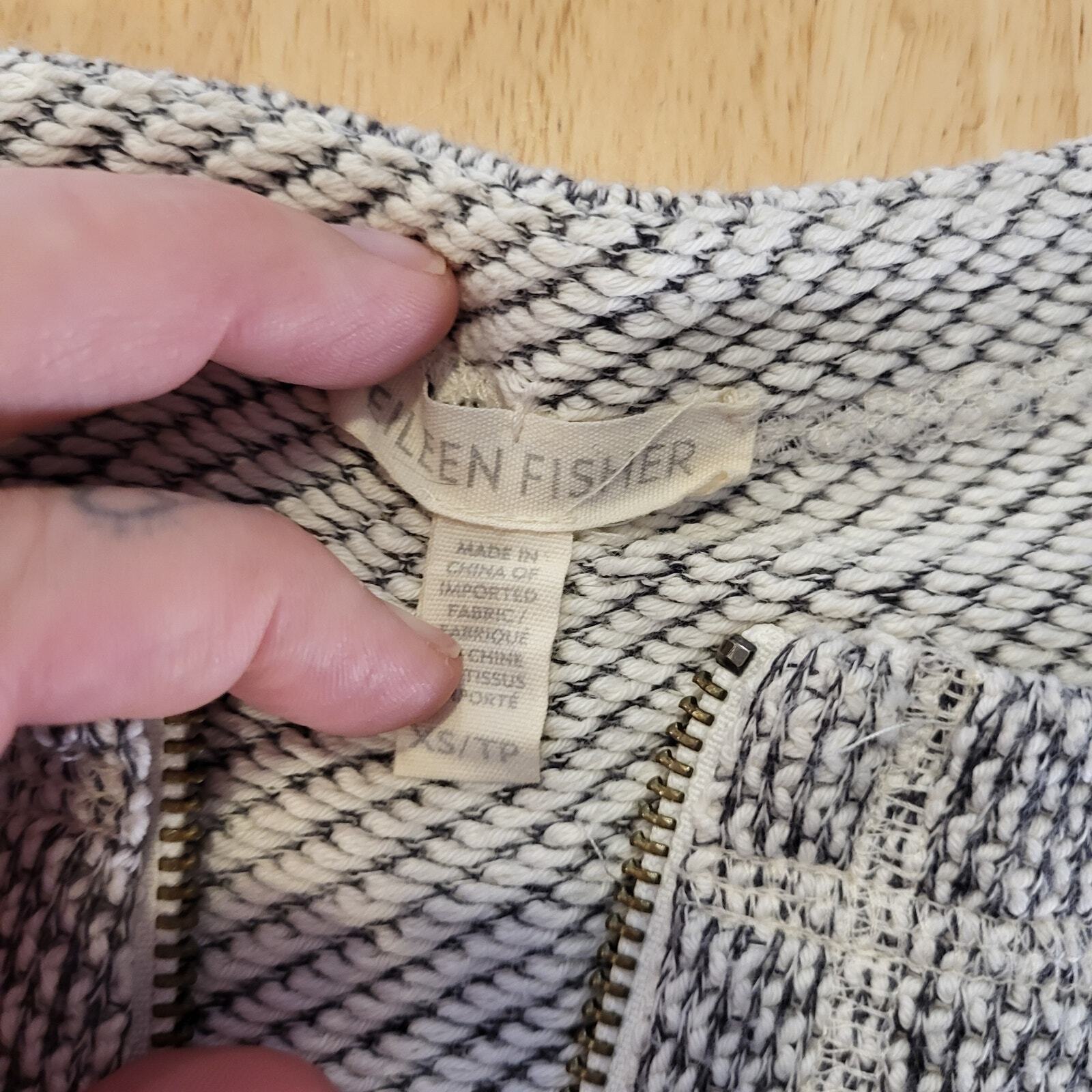 Eileen Fisher Gold Zip Knit Top Long Sleeve Pockets 100% Cotton 21" Pit 2 Pit XS