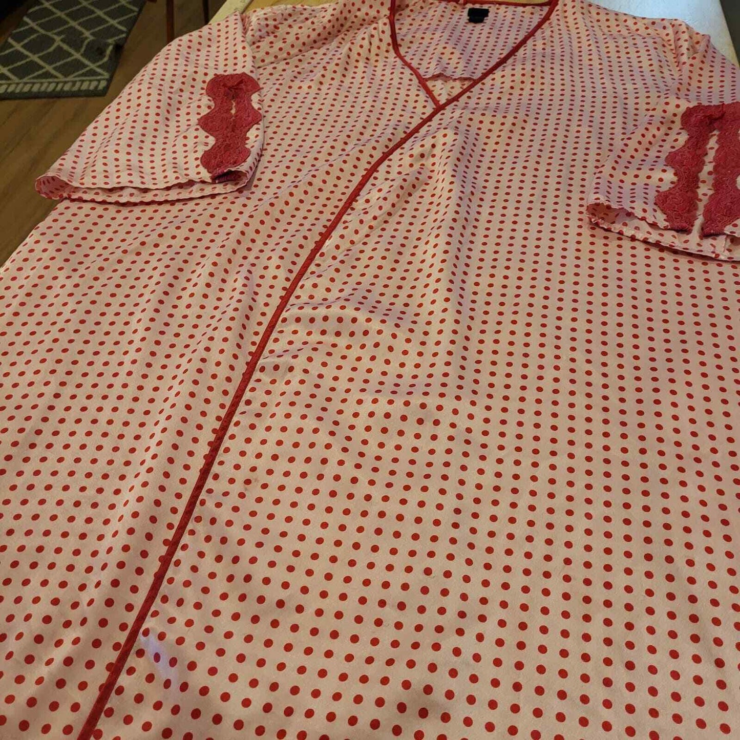 Pink & Red Polka Dot Satin Short Robe Lace Detail 26" Pit To Pit