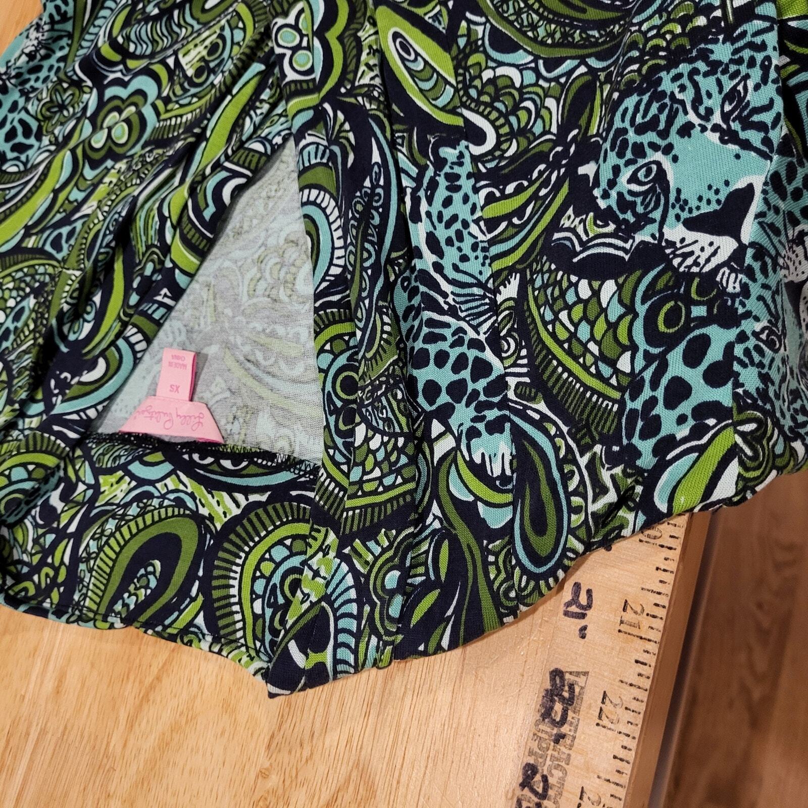 Lilly Pulitzer Blue Leopard Paisley Print V-Neck T-Shirt Jersey Button xs